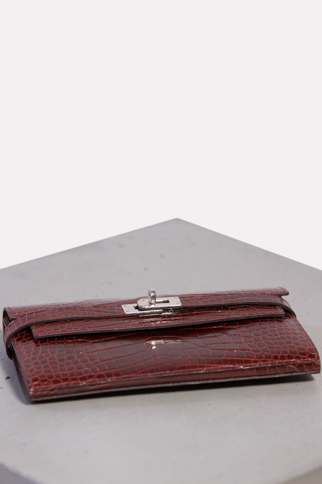 Hermes Kelly Wallet - Huntessa Luxury Online Consignment Boutique