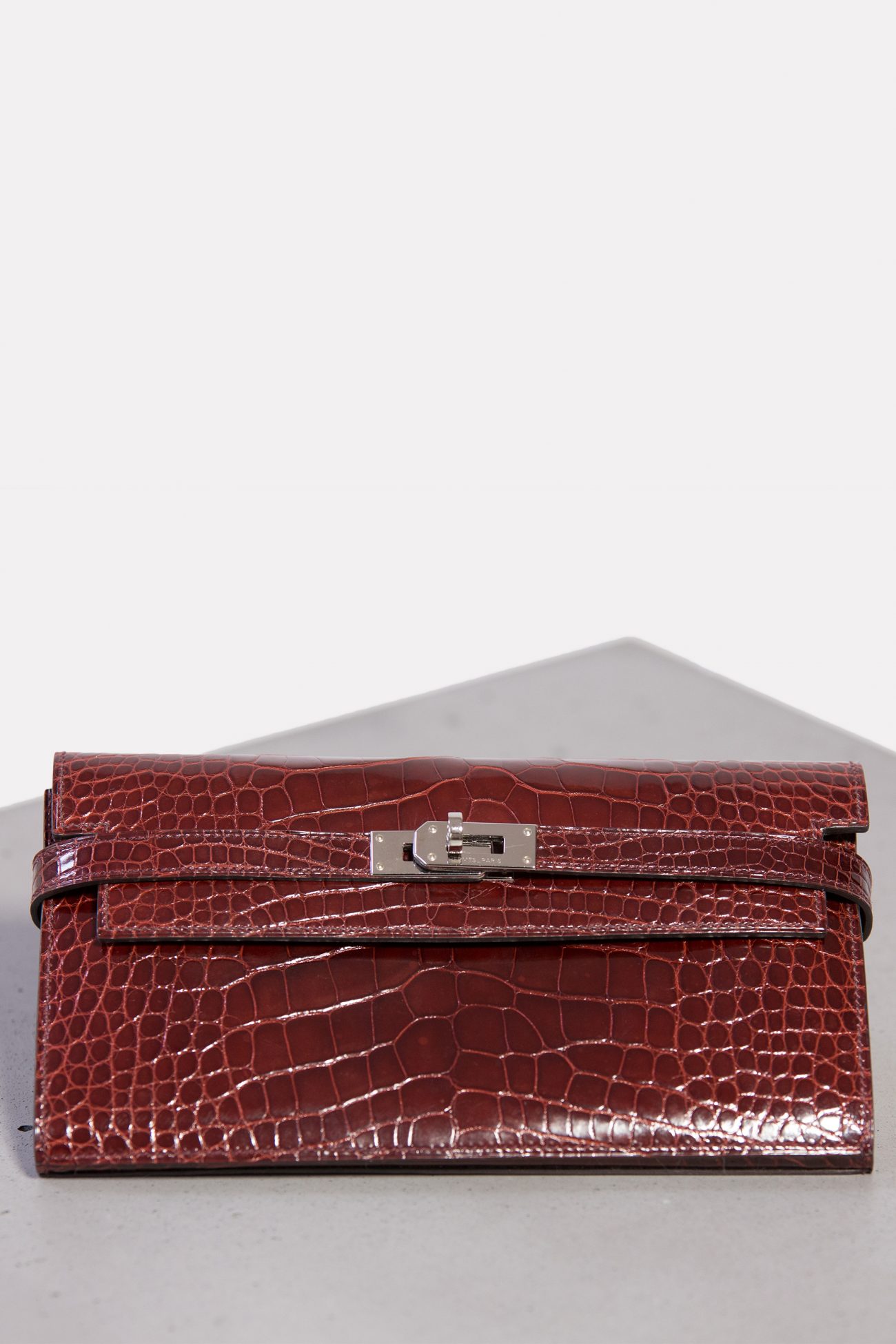 Hermes Kelly Wallet - Huntessa Luxury Online Consignment Boutique