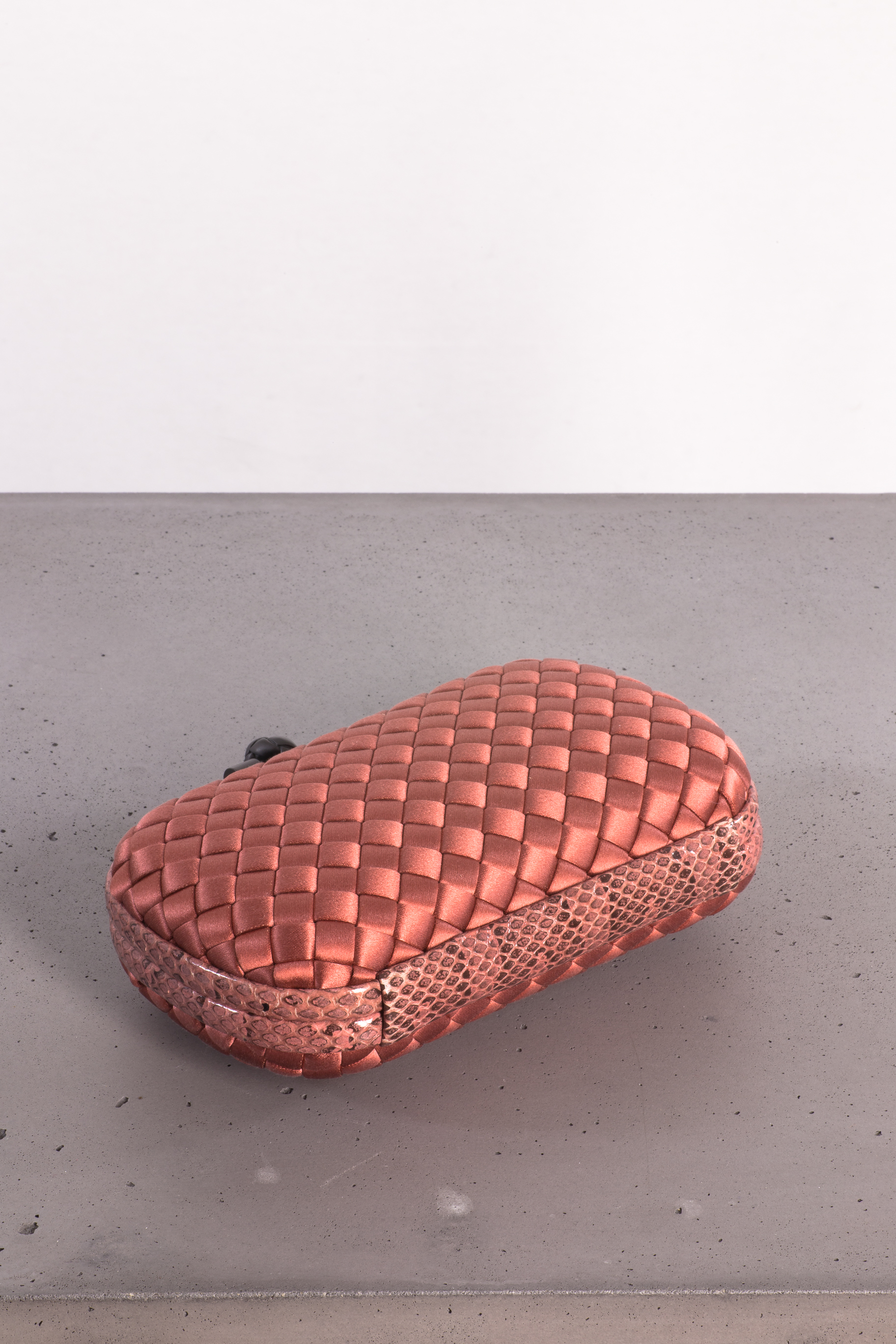 Bottega Veneta Knot Clutch - Huntessa Luxury Online Consignment