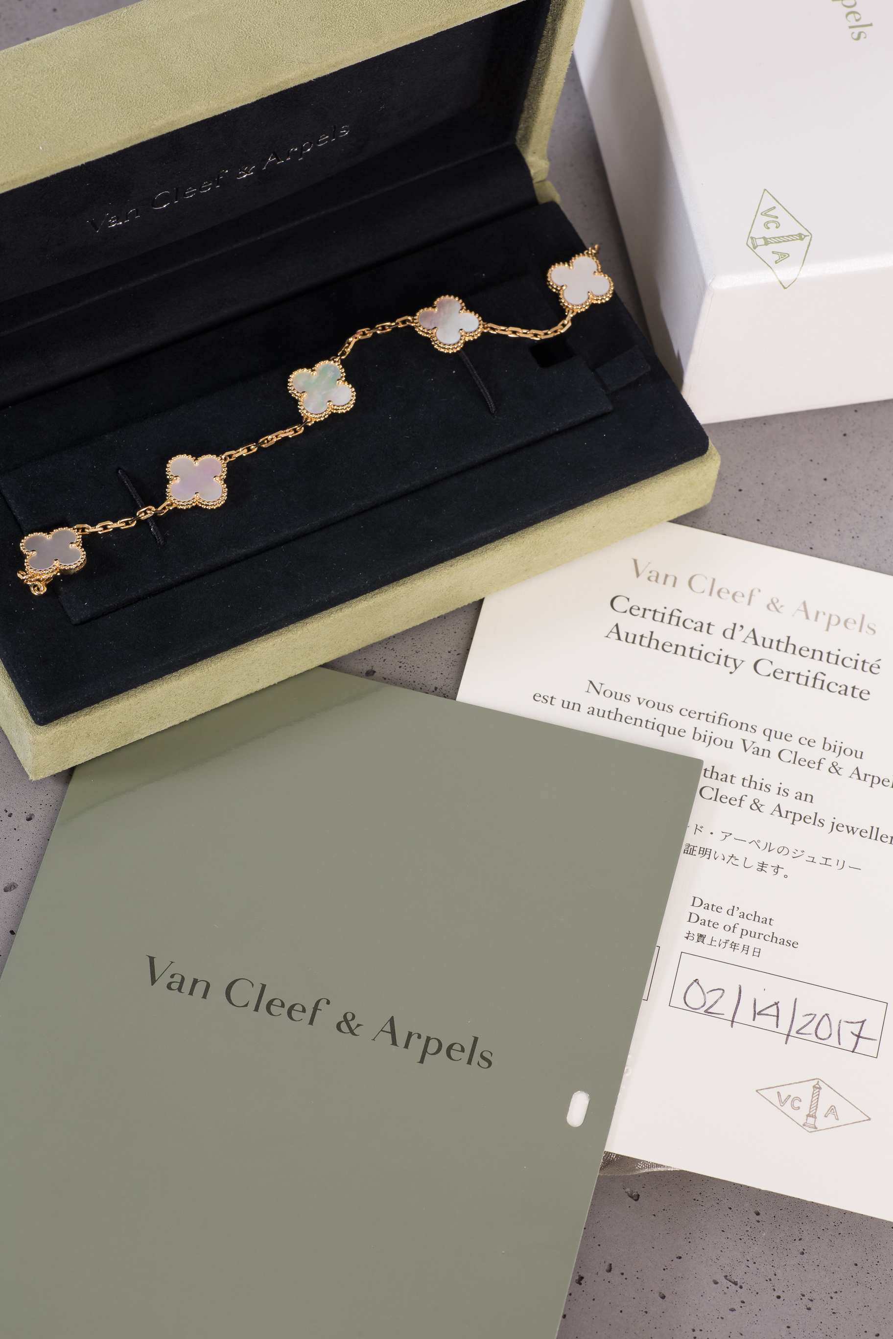 van cleef and arpels certificate of authenticity