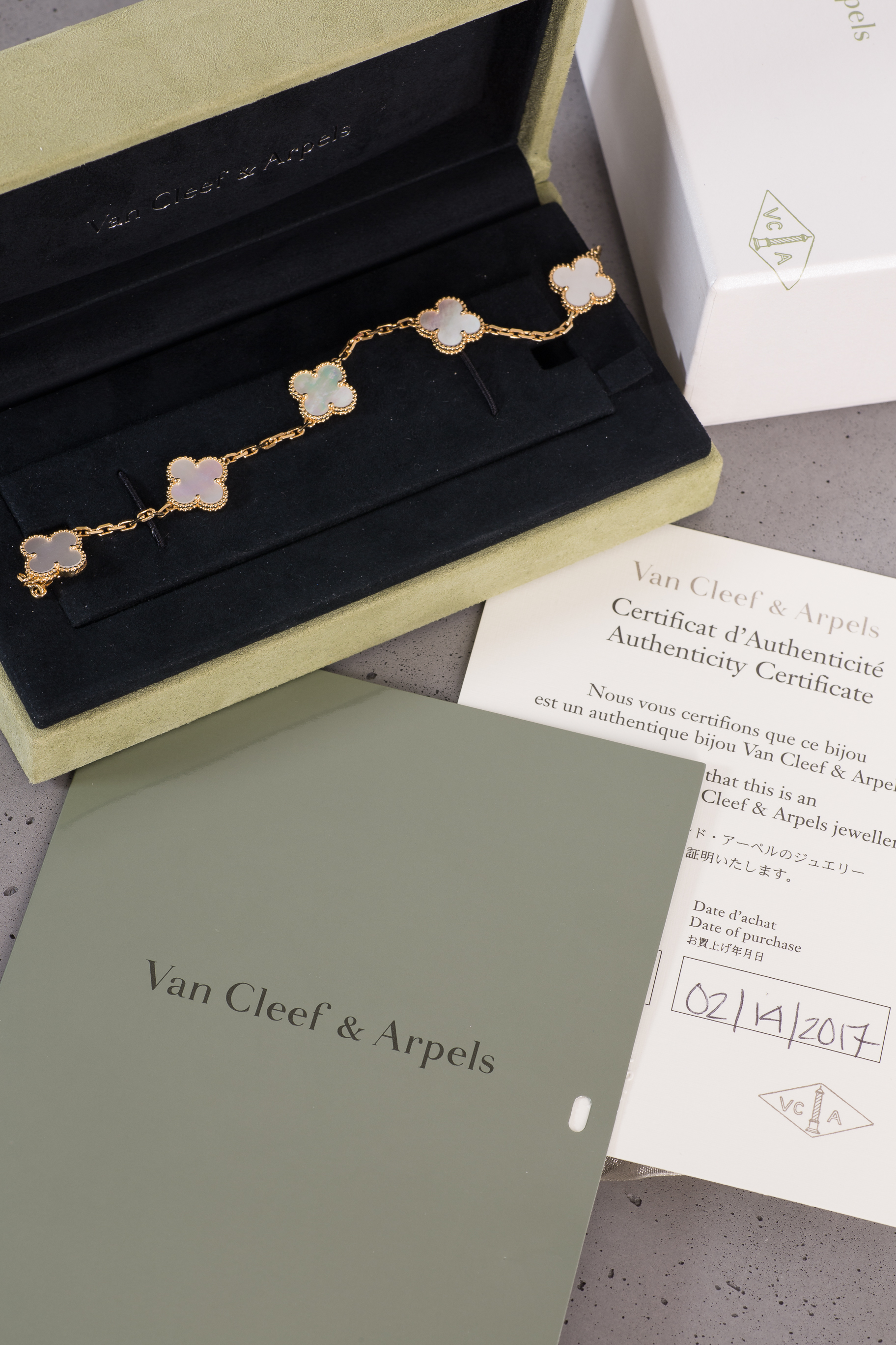 UNBOXING my New Van Cleef & Arpels Vintage Alhambra Bracelet