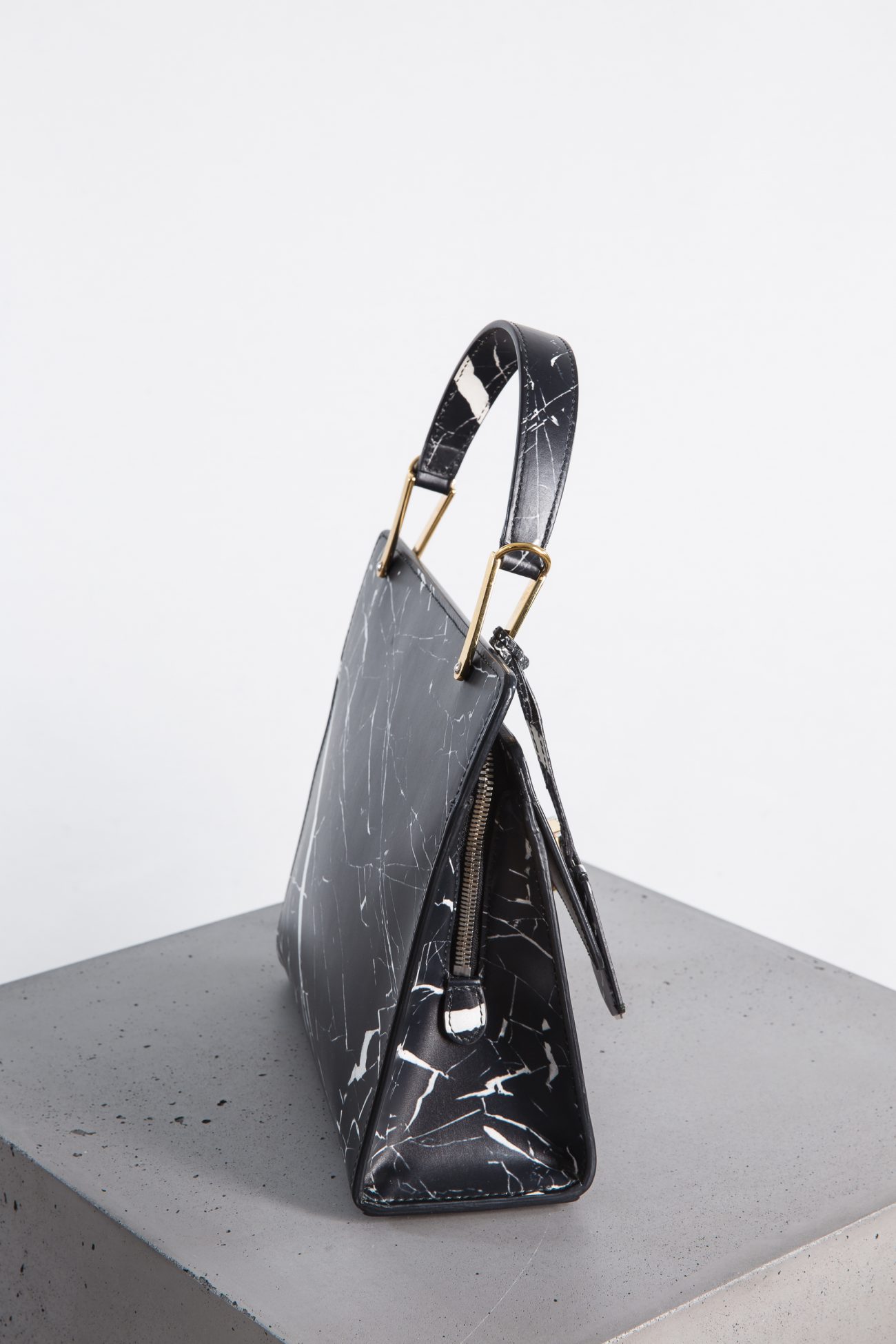 Balenciaga Shoulder Bag - Huntessa Luxury Online Consignment Balenciaga Shoulder Bag - Huntessa Luxury Online Consignment