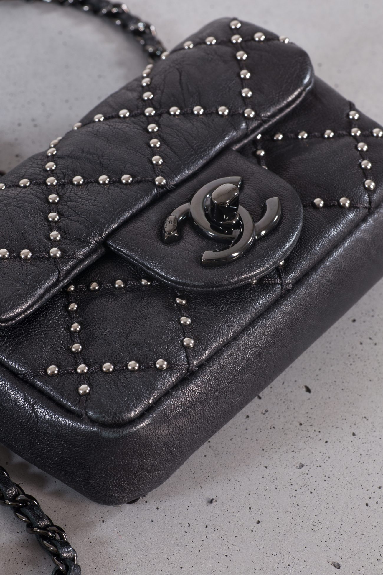 chanel distressed leather bag