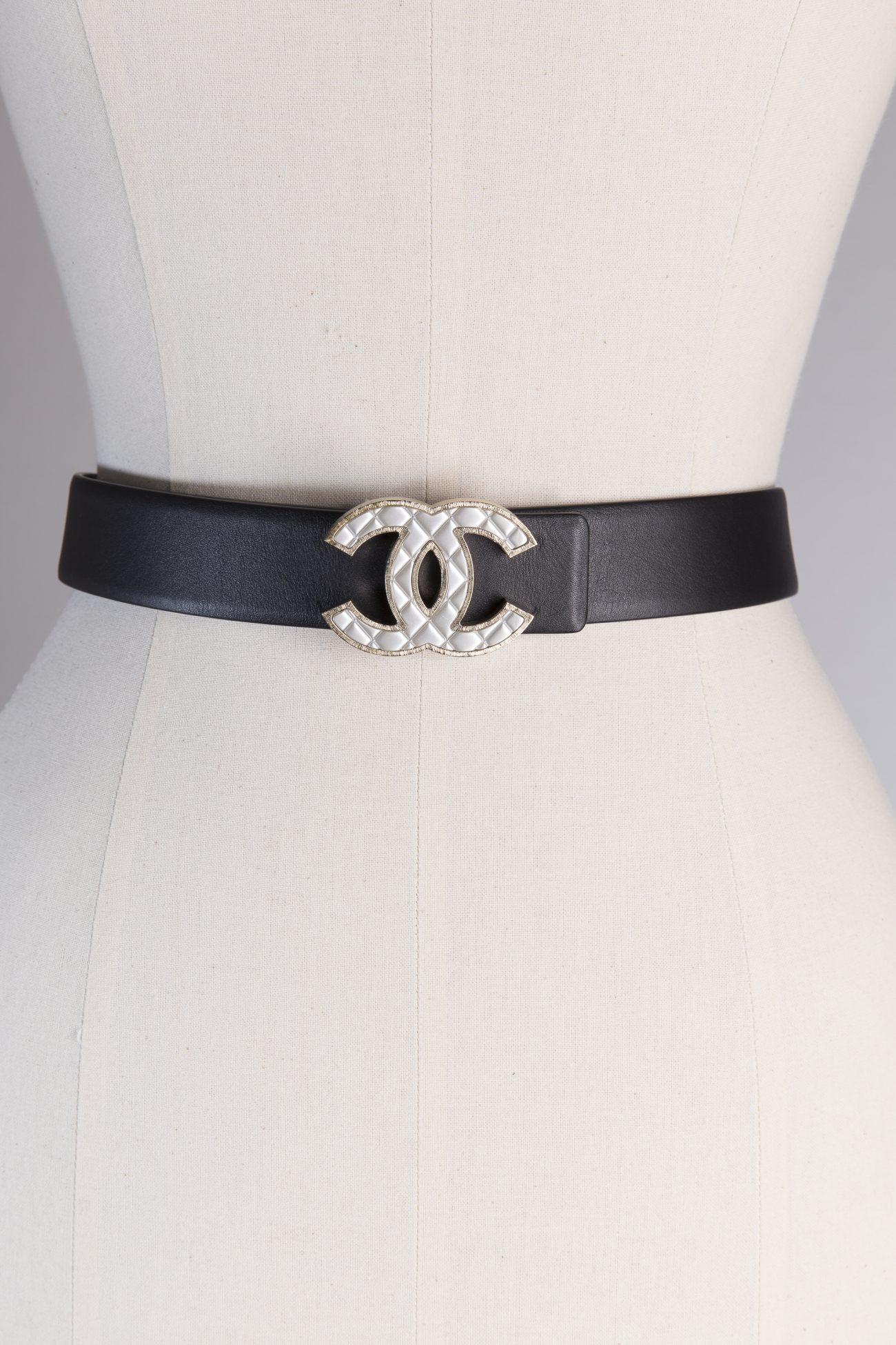 Chanel // Pearl Charm Coco Logo Chain Belt – VSP Consignment
