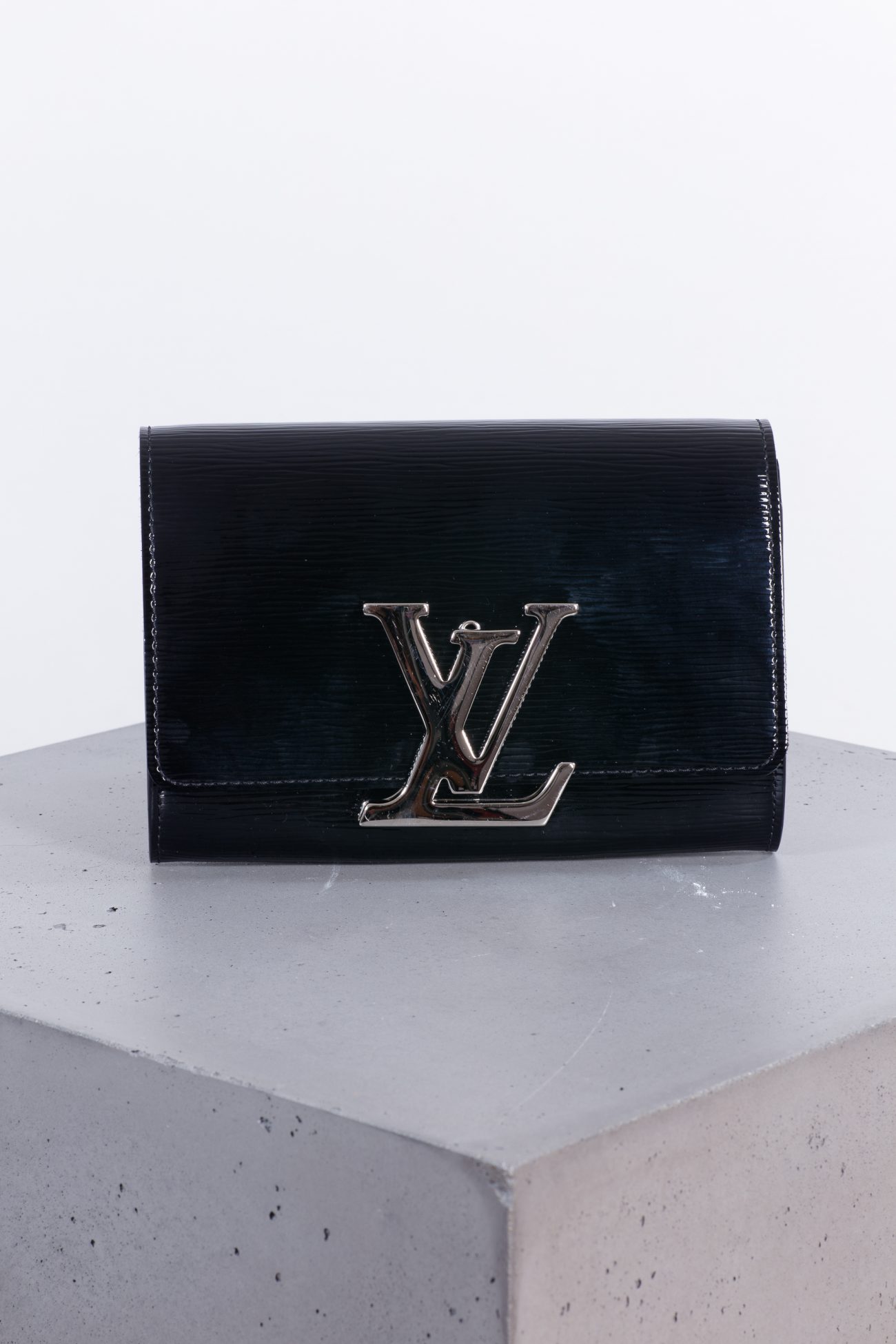 Louis Vuitton Bag - Huntessa Luxury Online Consignment Boutique