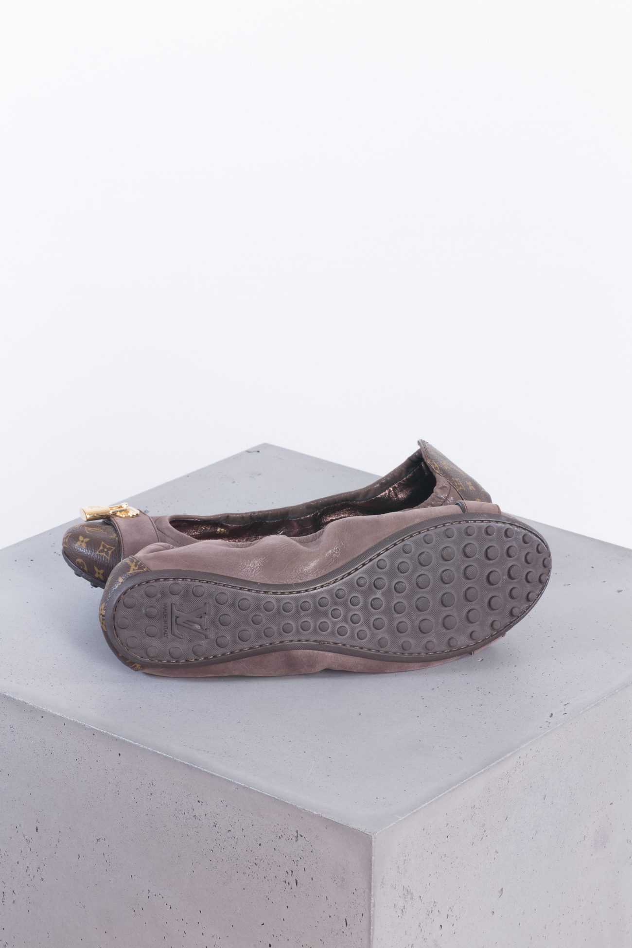 Louis Vuitton Monogram Iridescent Lucky ballerina padlock flats