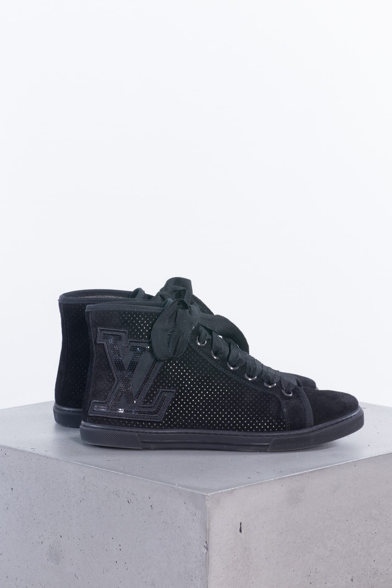 Louis Vuitton Sneakers, 37 - Huntessa Luxury Online Consignment Boutique