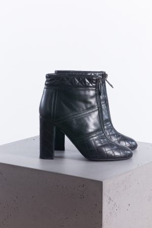 Chanel Boots quilted leather ankle boots