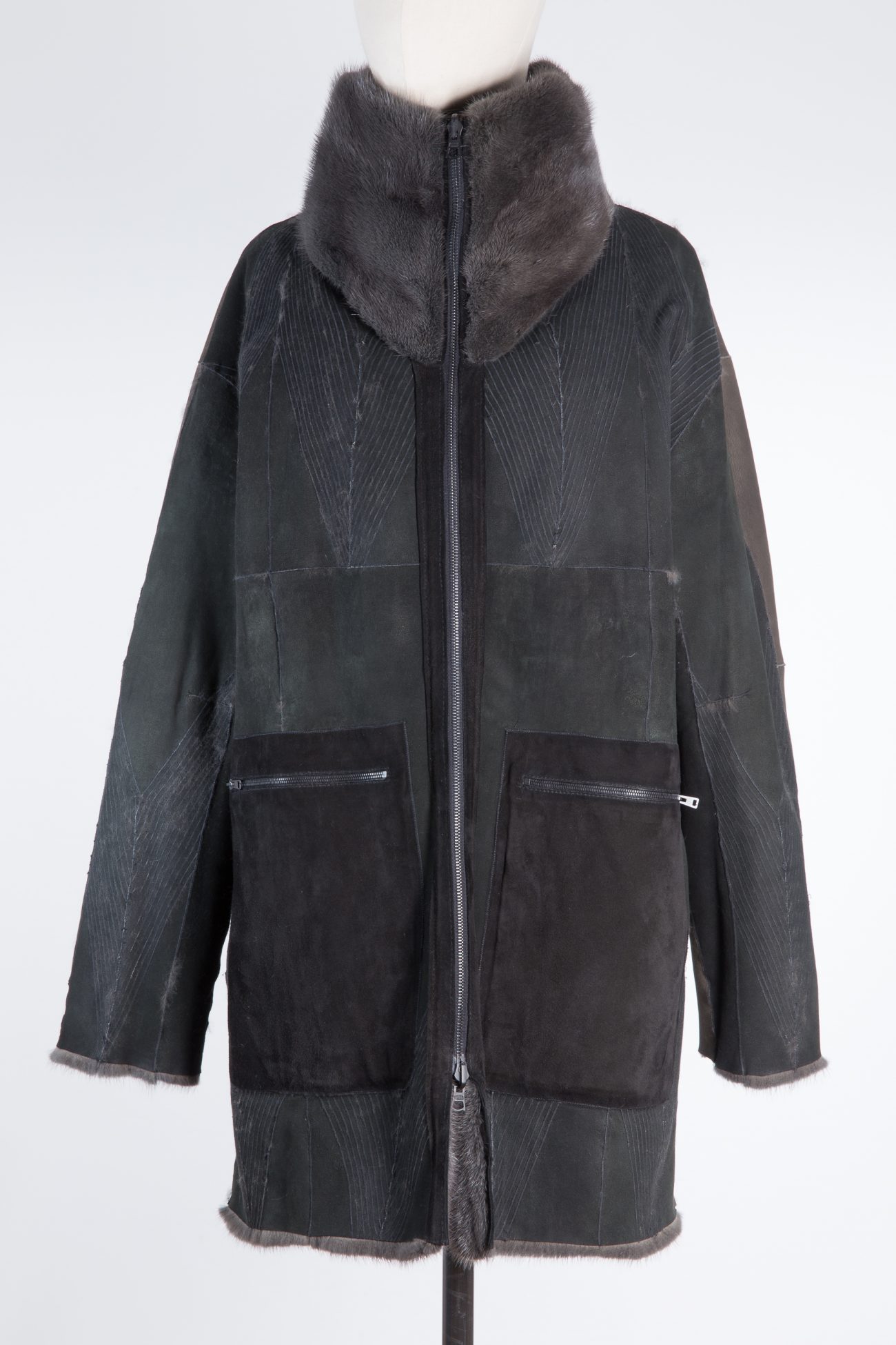 32Paradis Reversible mink and shearling coat