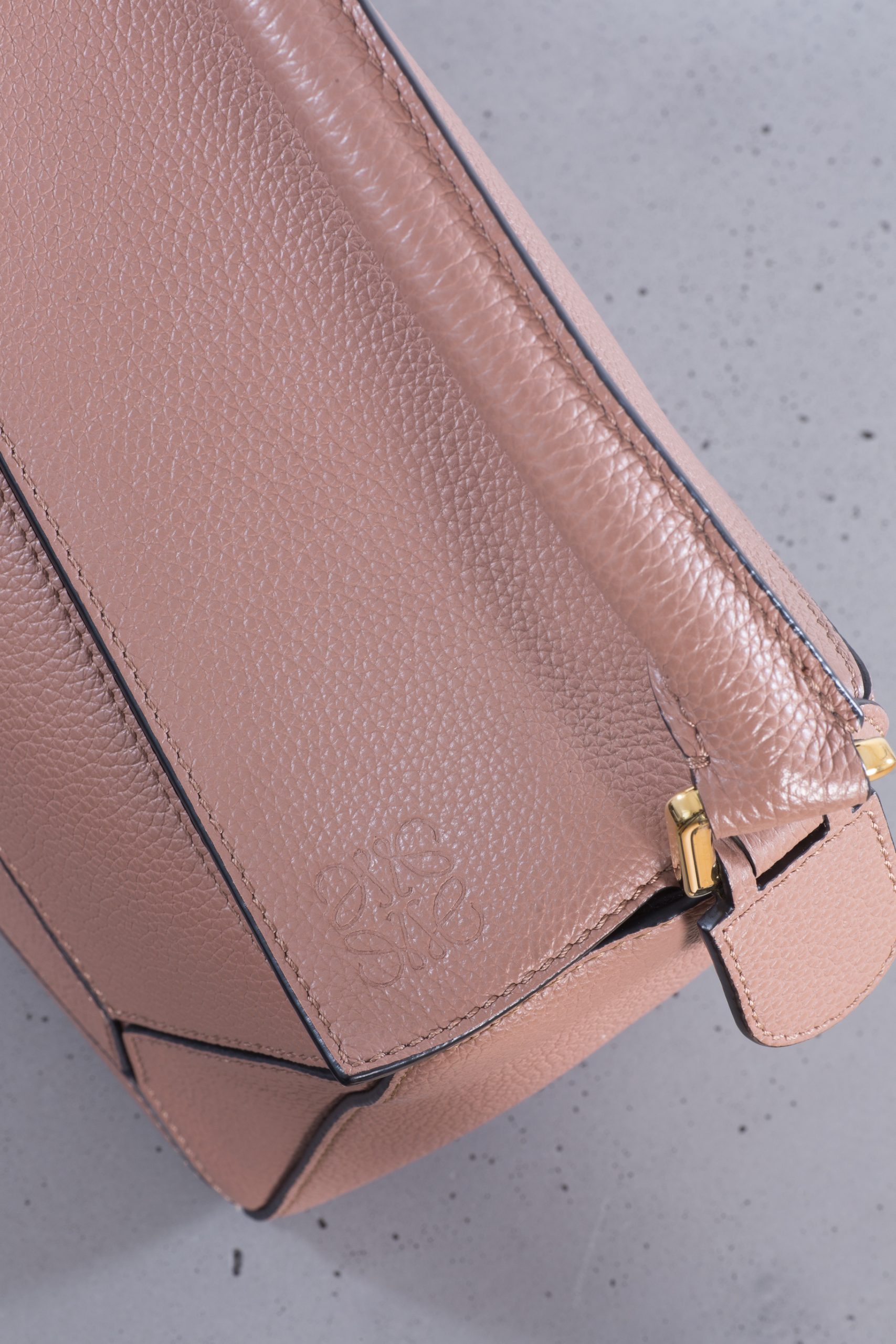 Loewe Bag - Huntessa Luxury Online Consignment Boutique Loewe Bag - Huntessa Luxury Online Consignment Boutique