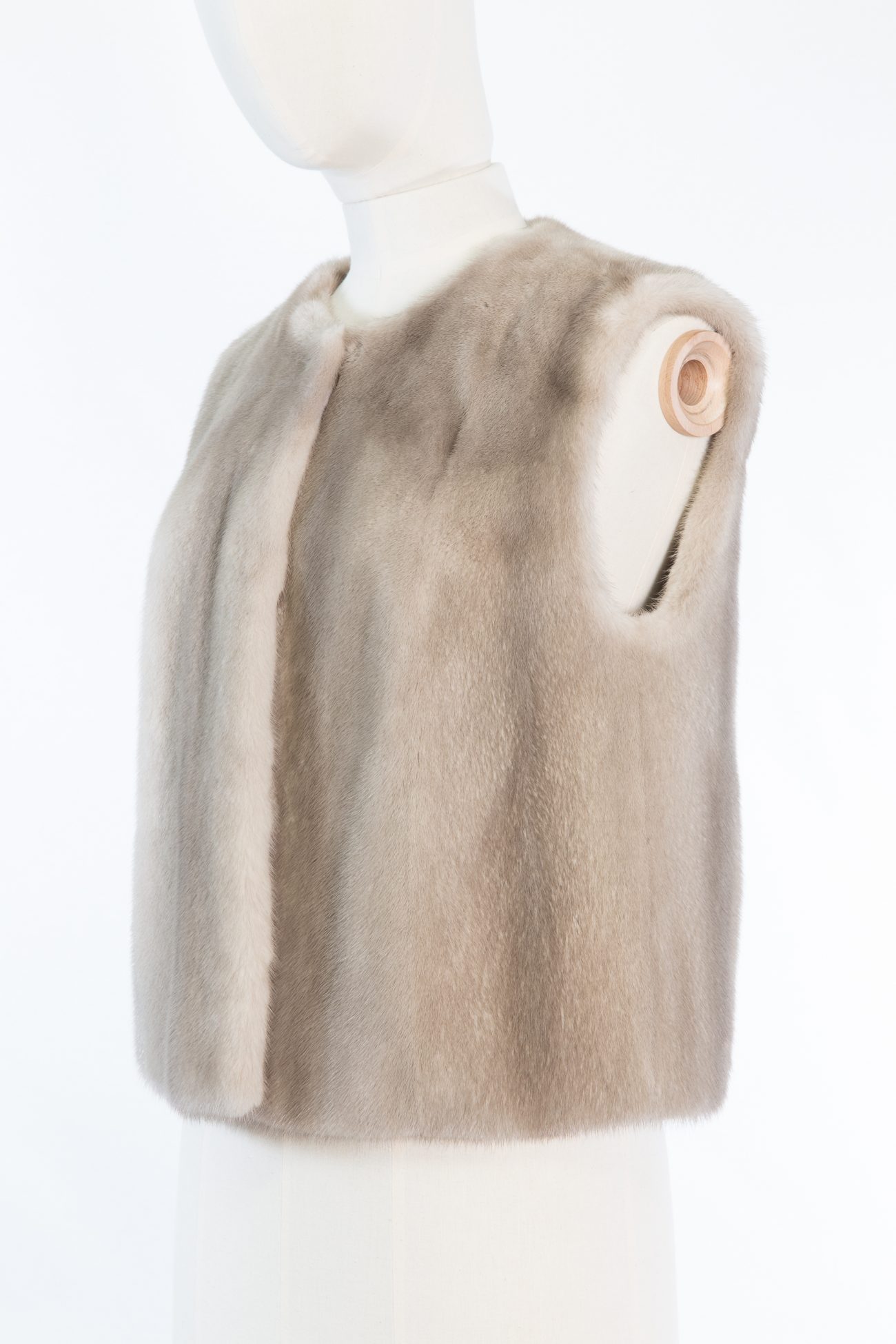 Brunello Cucinelli mink furl gillet, it42, beige