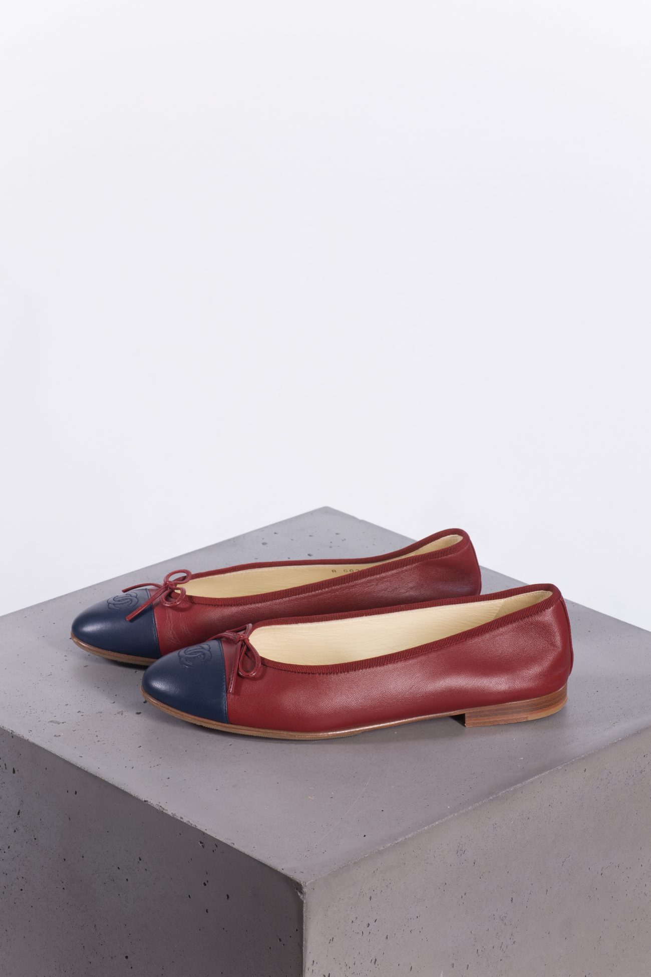 Chanel Burgundy/Navy Blue Leather Cap Toe CC Bow Ballet Flats