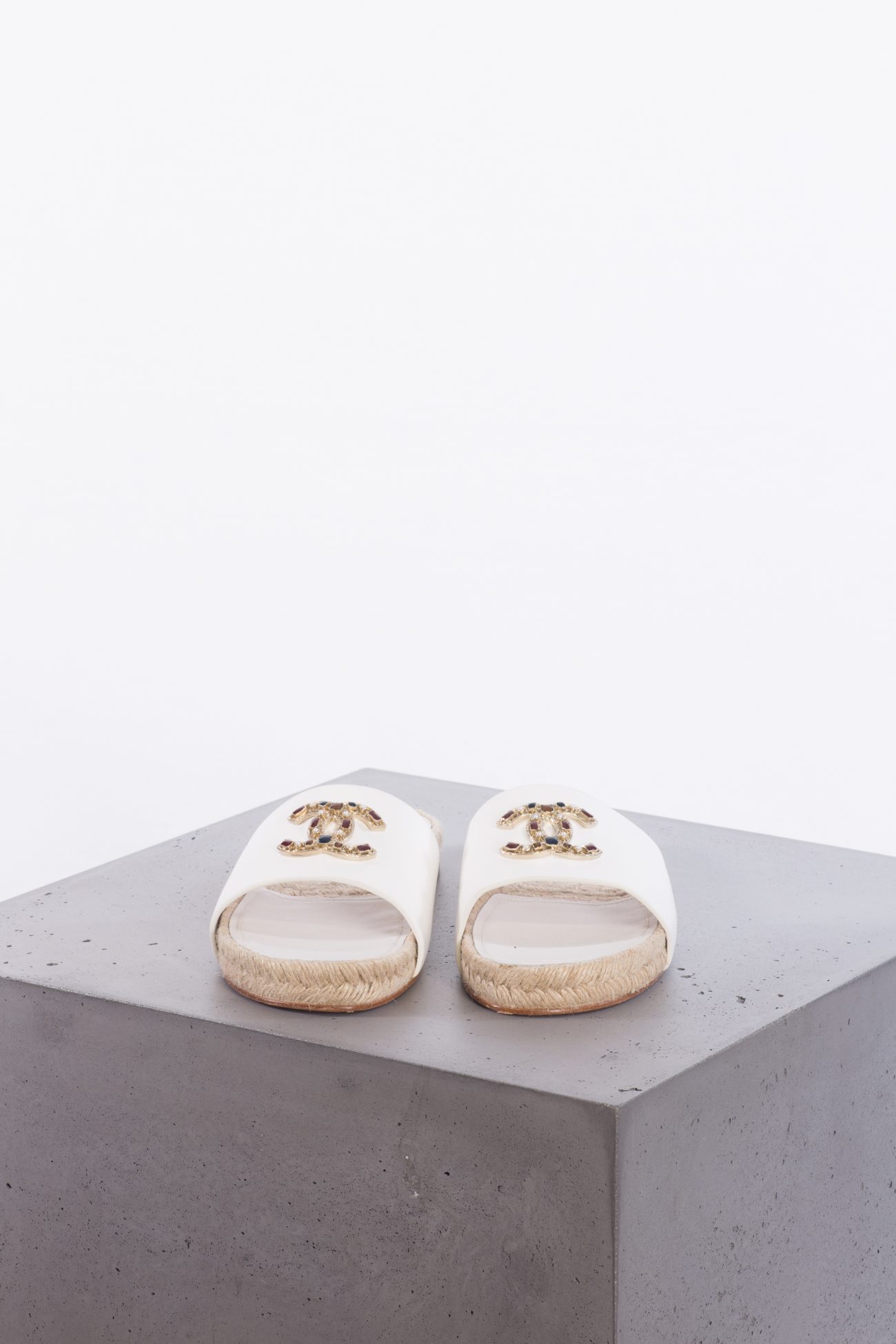 Chanel White Leather Embellished CC Flat Espadrille
