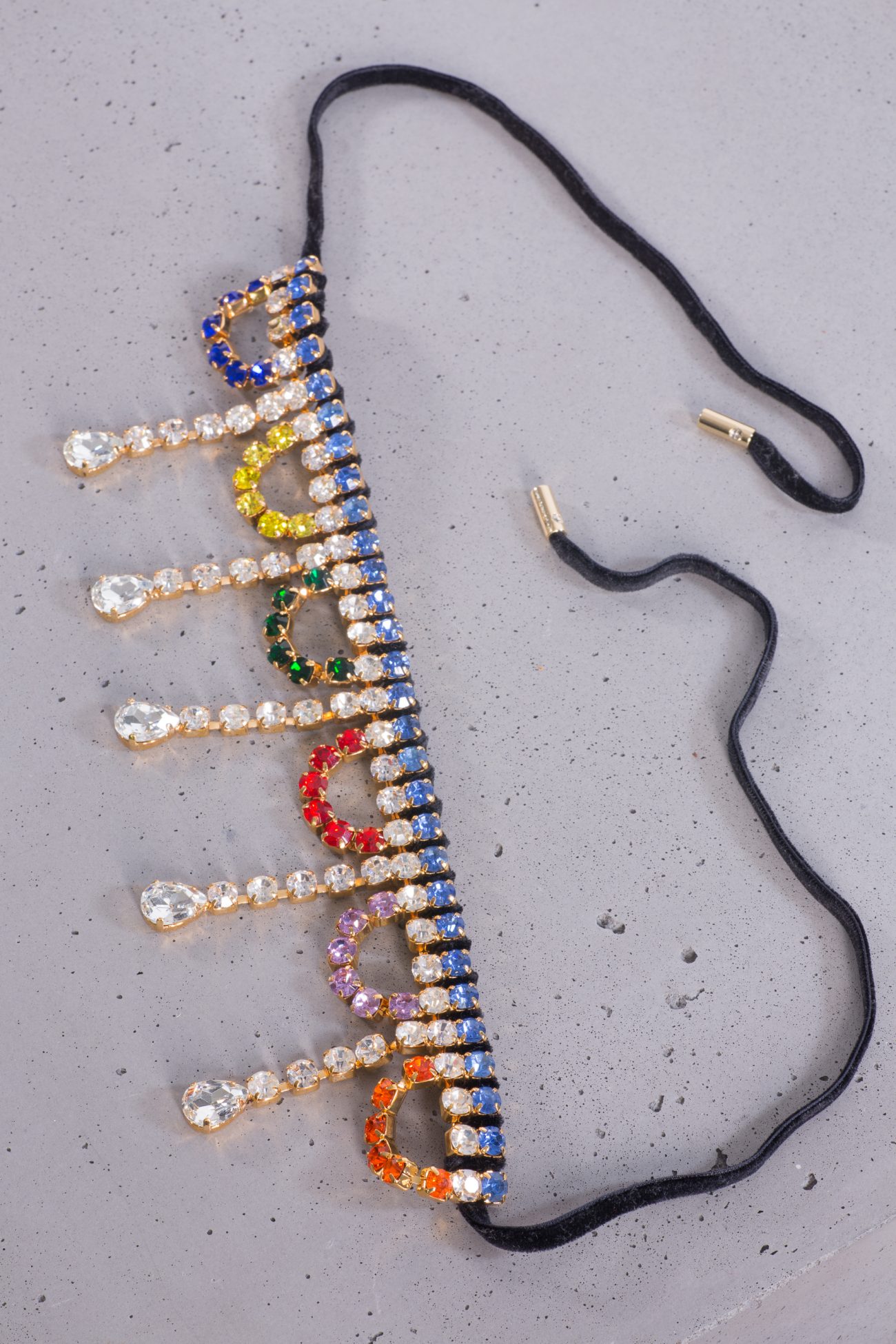 Area Scalloped Crystal Drop Choker