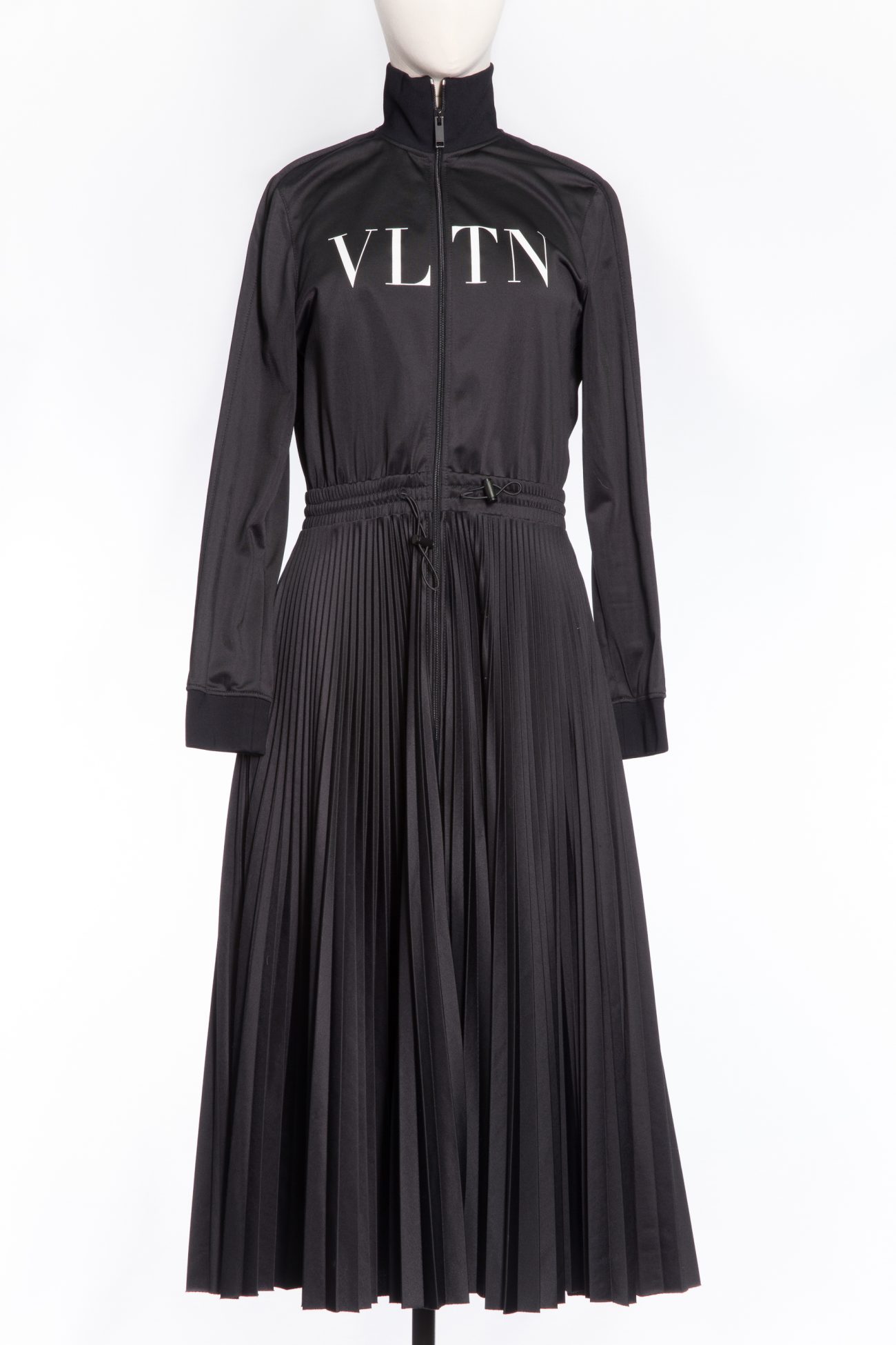 Valentino Spring Summer 2013 – Be Creative | Evening gowns, Couture  dresses, Gowns