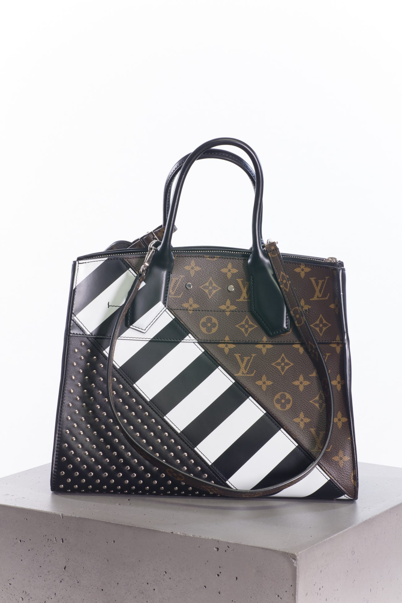 Louis Vuitton Flats, 40 - Huntessa Luxury Online Consignment Boutique