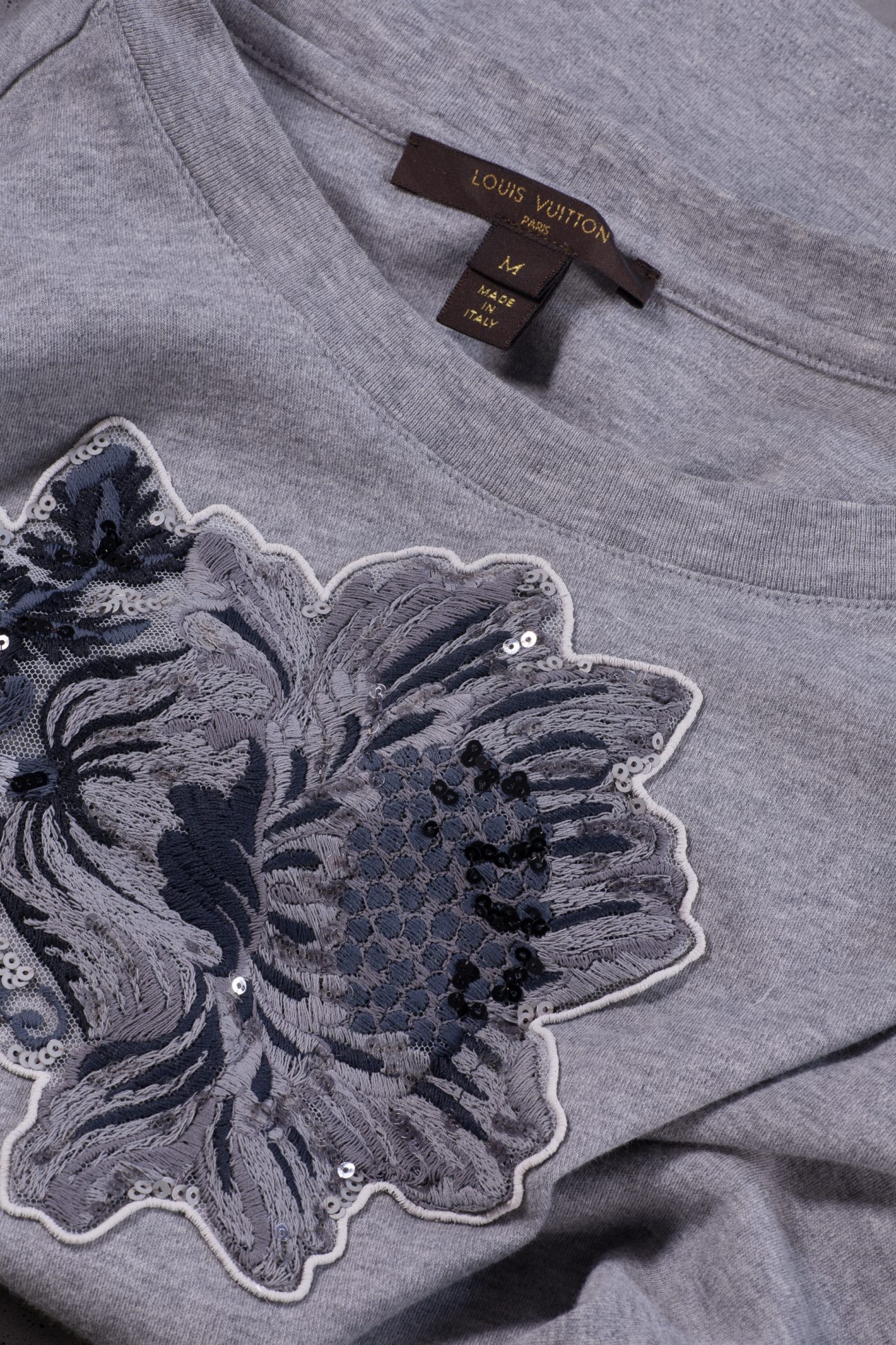 Louis Vuitton Flower embroidered T-shirt in grey 