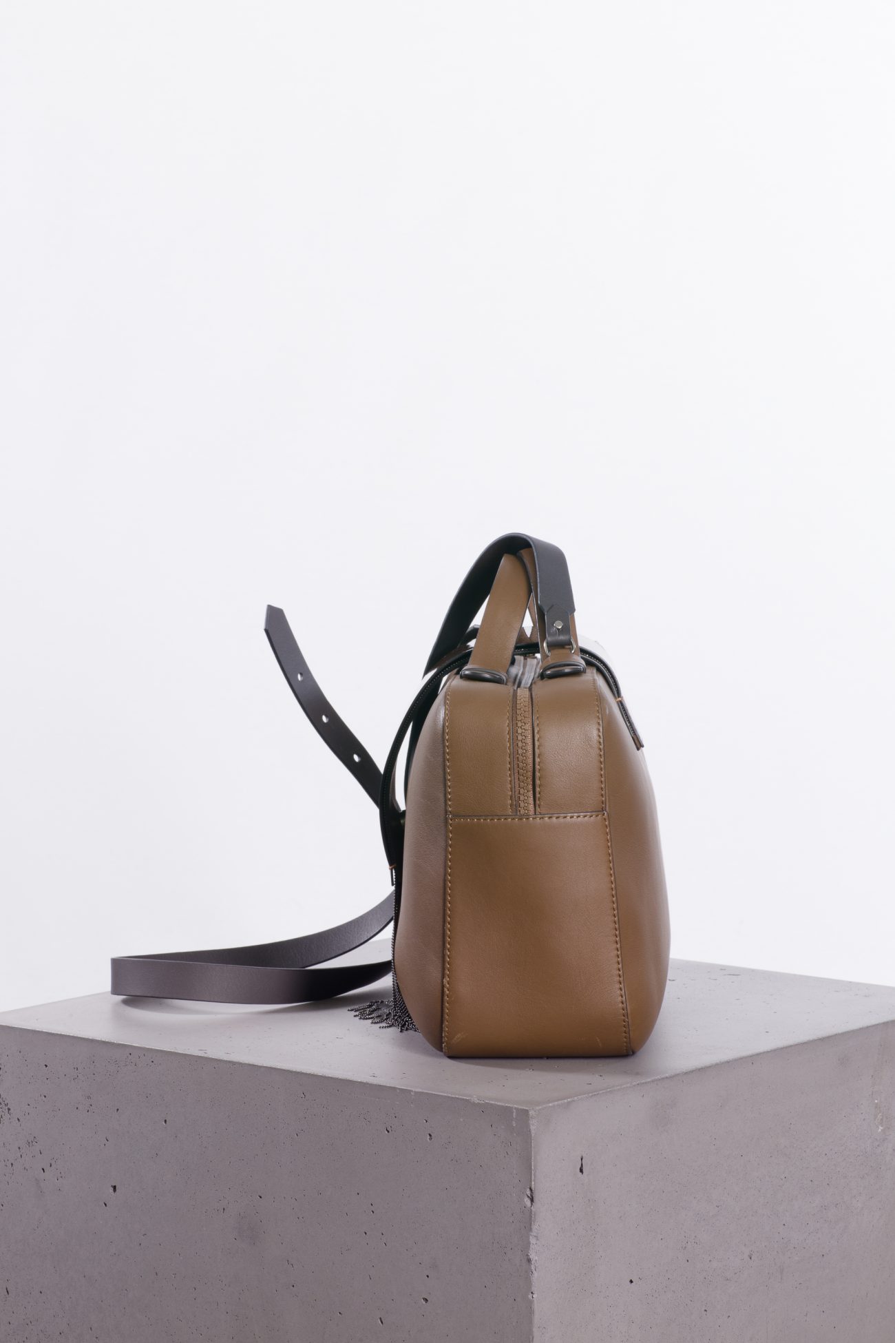 Brunello Cucinelli Brown leather bag with monili beads