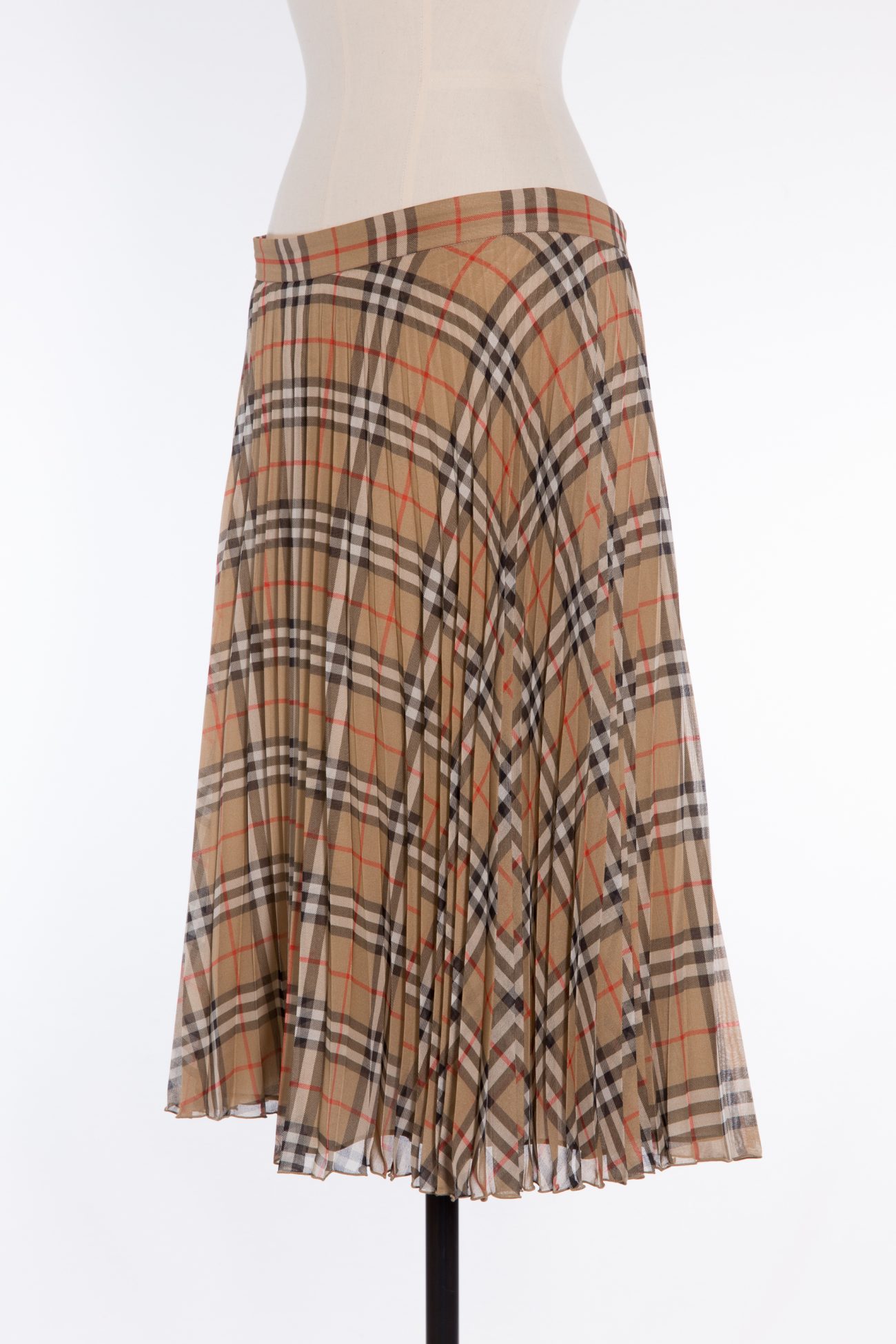a24_burberry_a24-burberry-