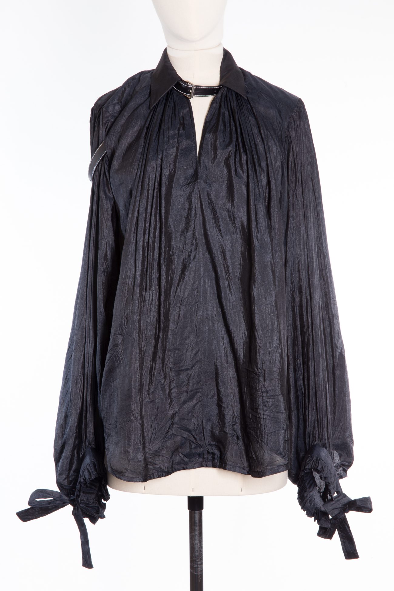 Louis Vuitton Black silk pleated full sleeve blouse