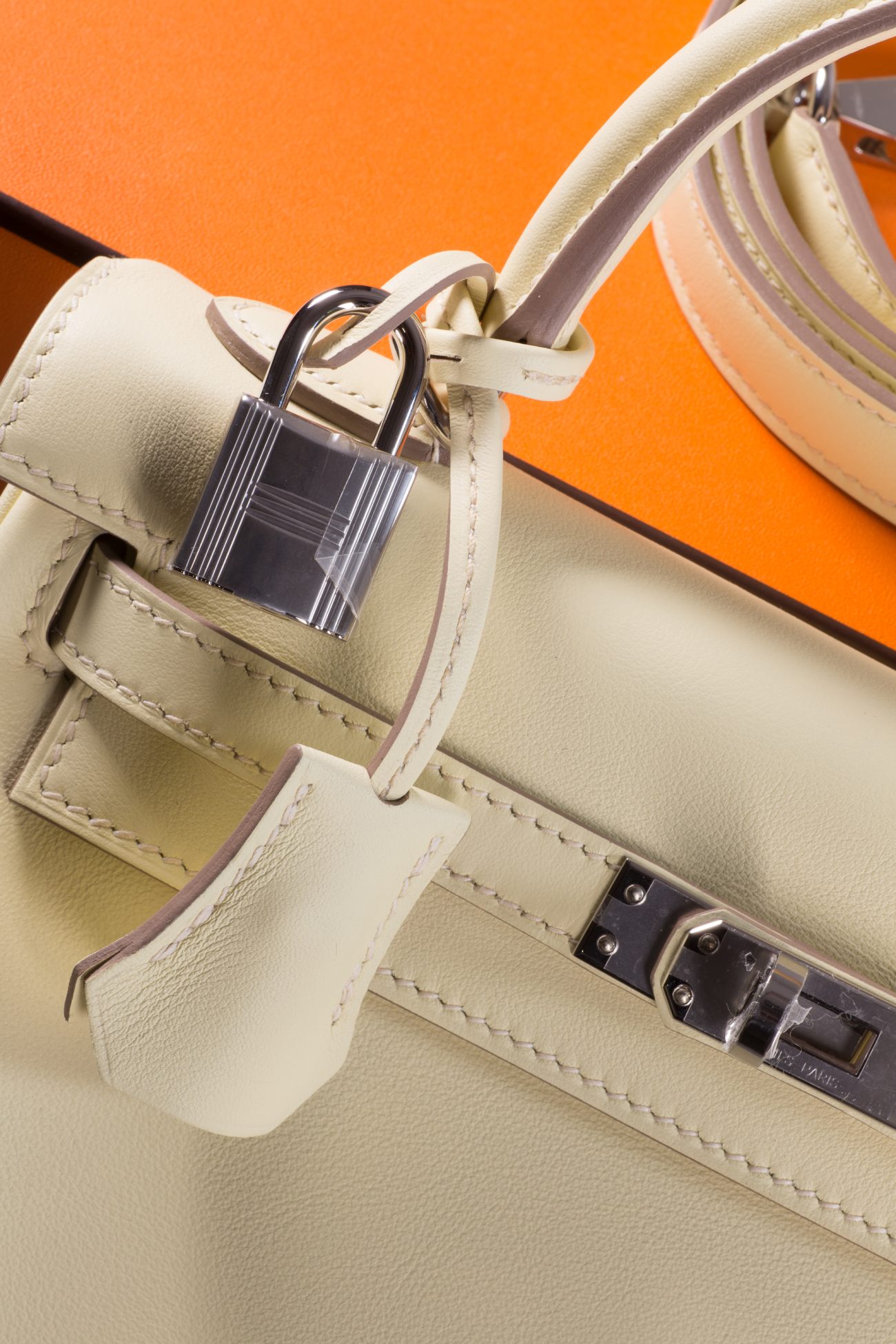 Hermes Kelly II retourne 25 veau swift jaune milton