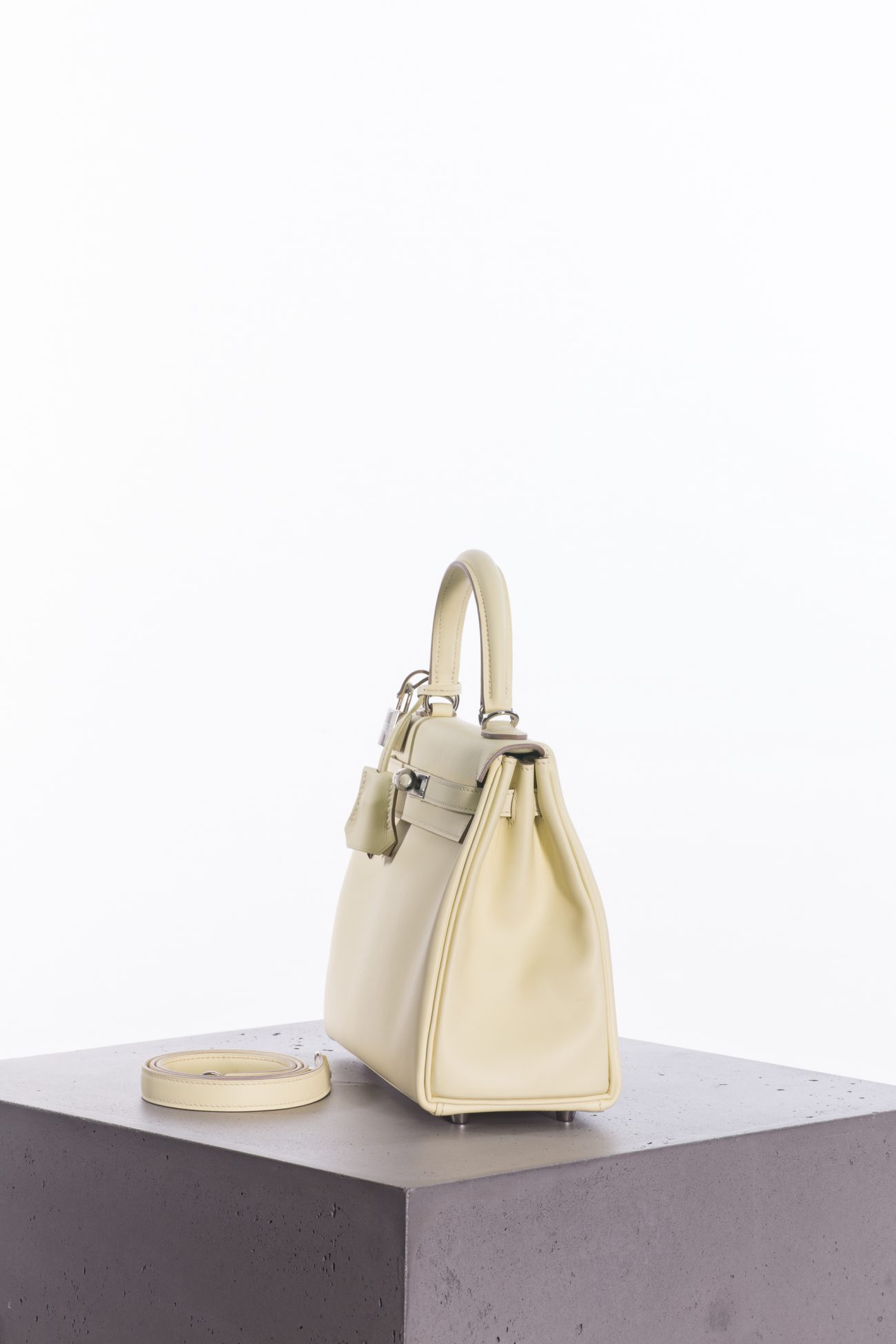 Hermes Kelly II retourne 25 veau swift jaune milton