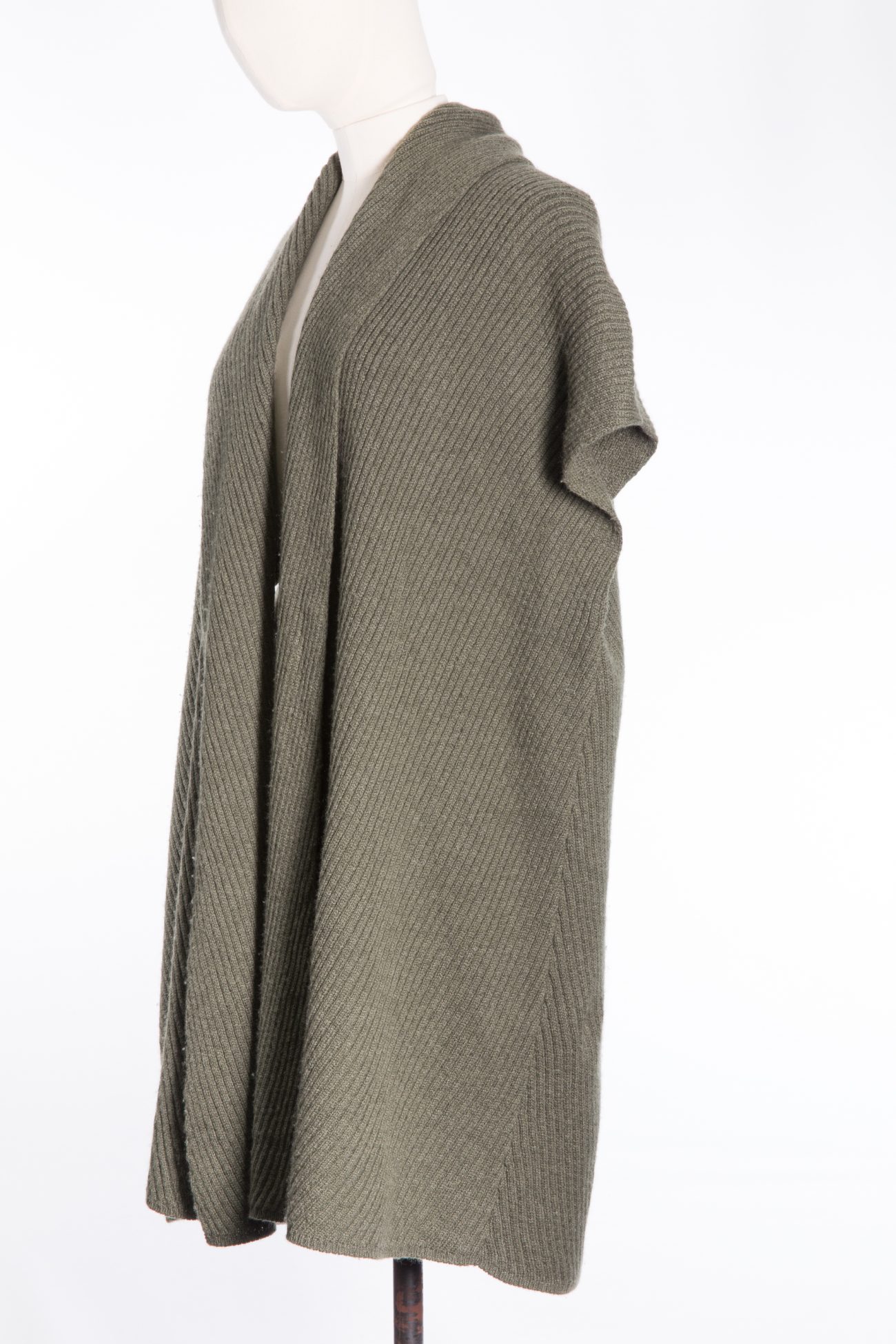 Agnona Cashmere cardigan with dropped shoulders