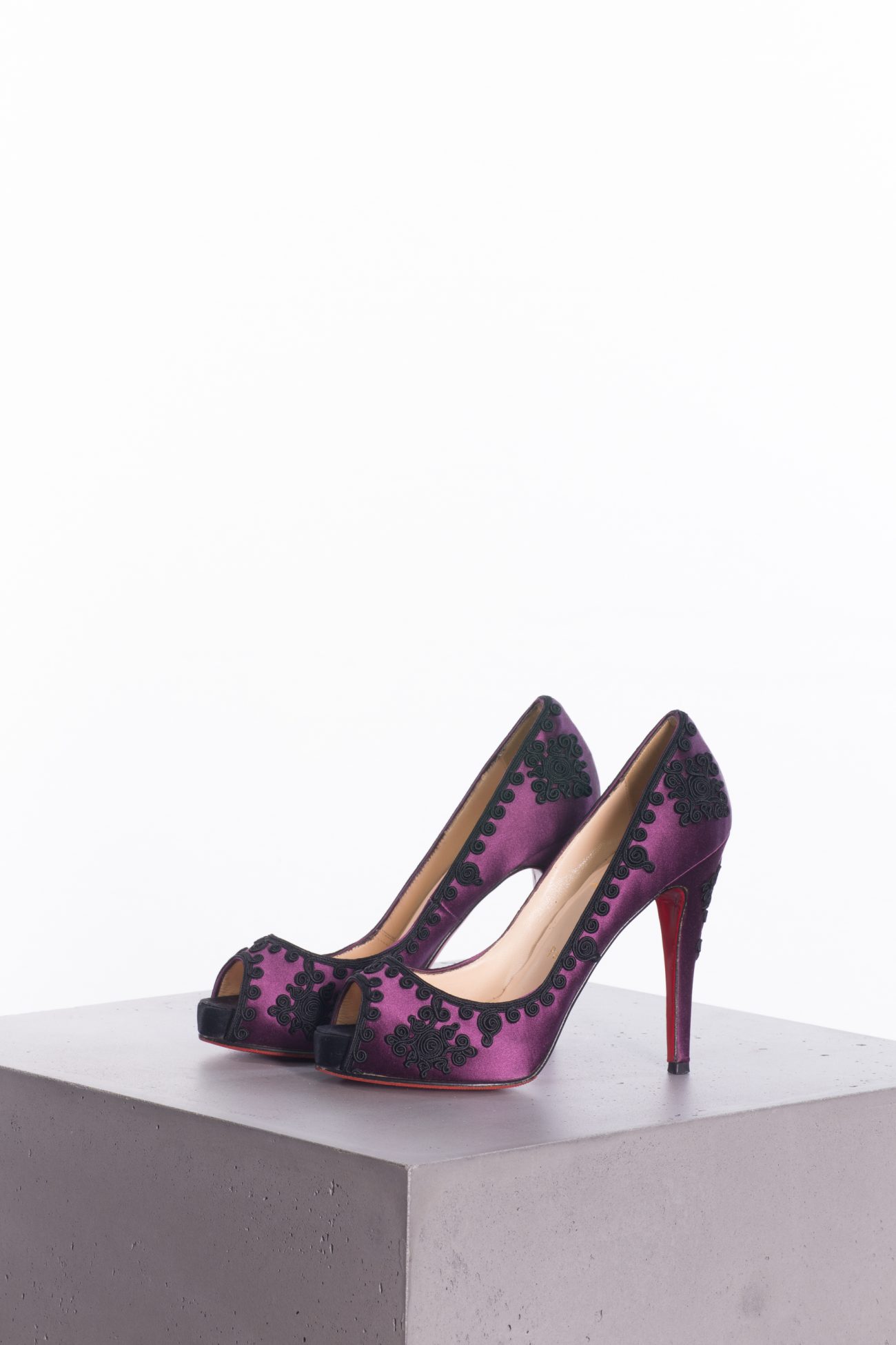 Christian Louboutin Pumps, 37 - Huntessa Luxury Online Christian Louboutin Pumps, 37 - Huntessa Luxury Online