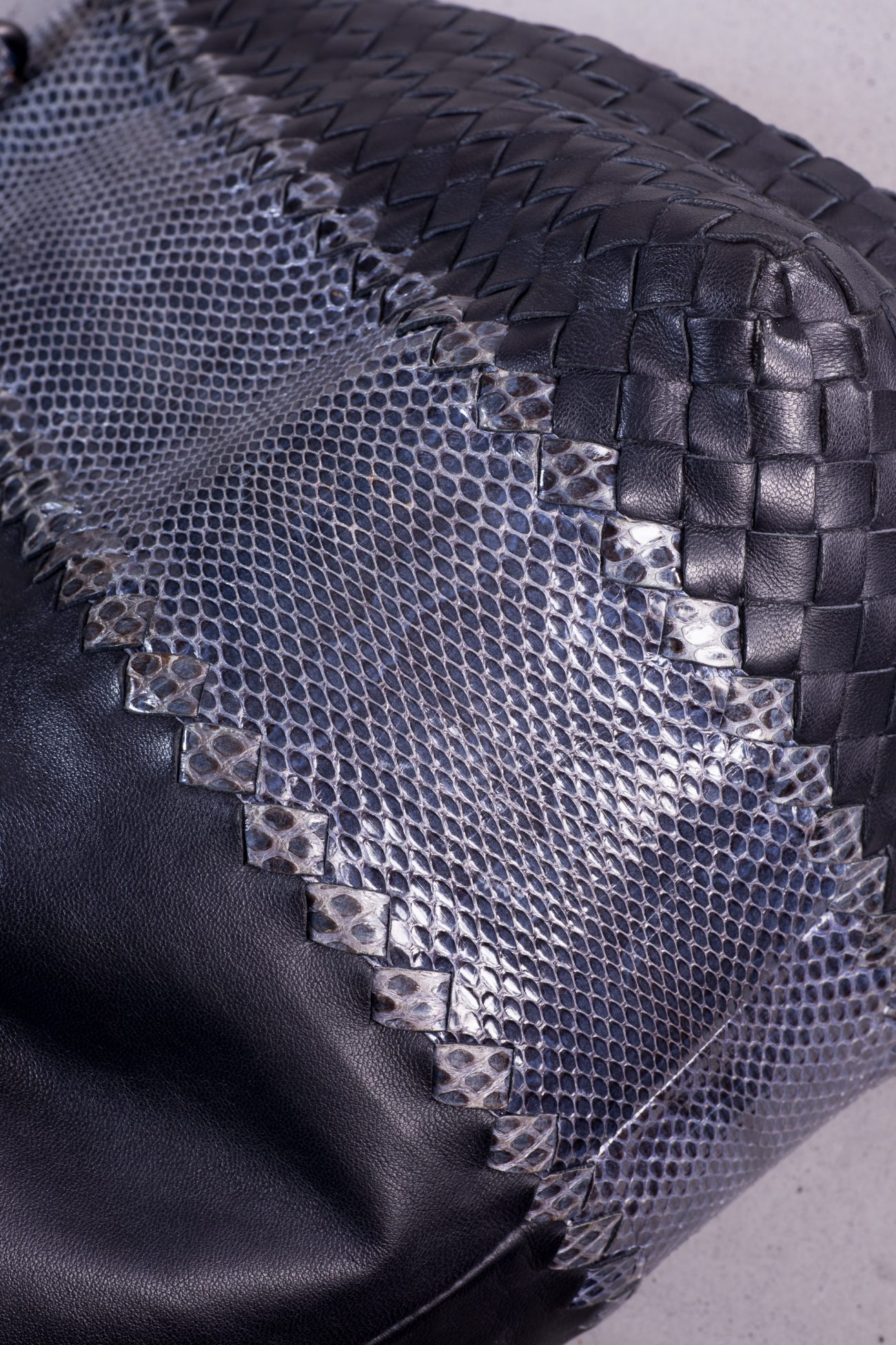 Bottega Veneta Navy blue intrecciato & snakeskin tote