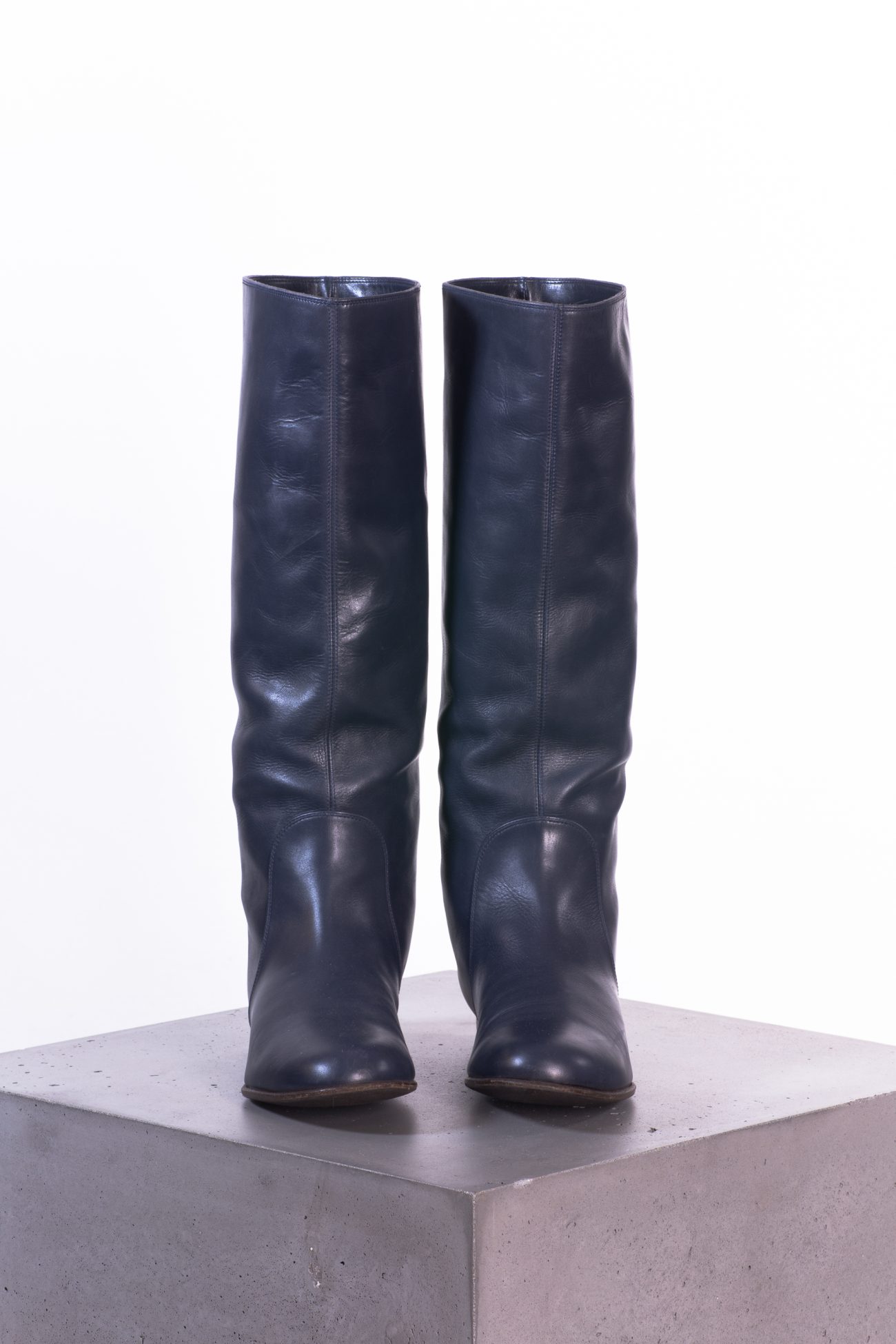 Sergio Rossi Boots, 36.5 - Huntessa Luxury Online Sergio Rossi Boots, 36.5 - Huntessa Luxury Online