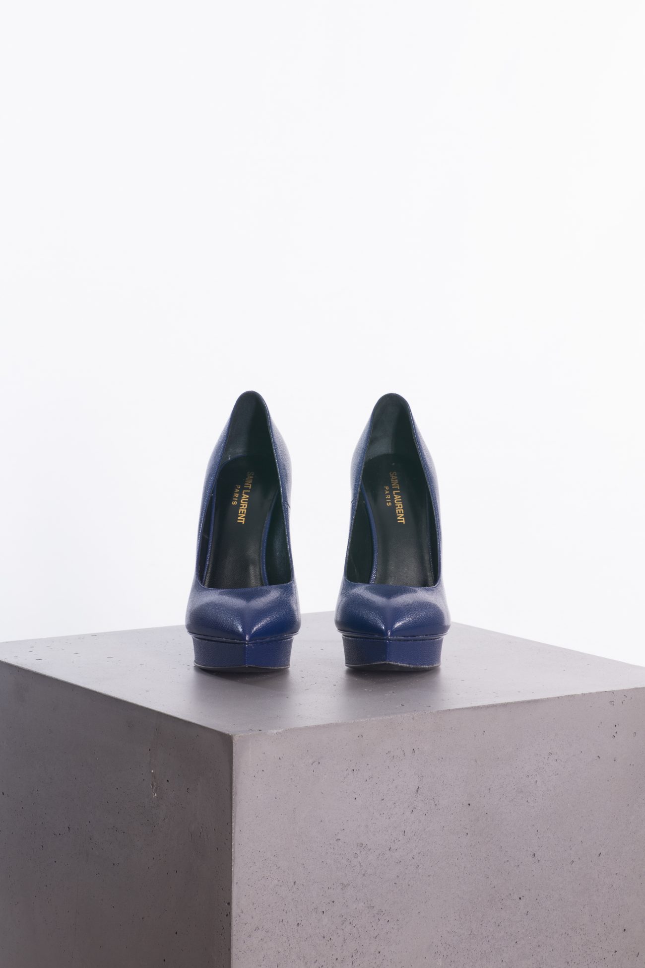 Saint Laurent Leather Janis pointed toe platform pumps 