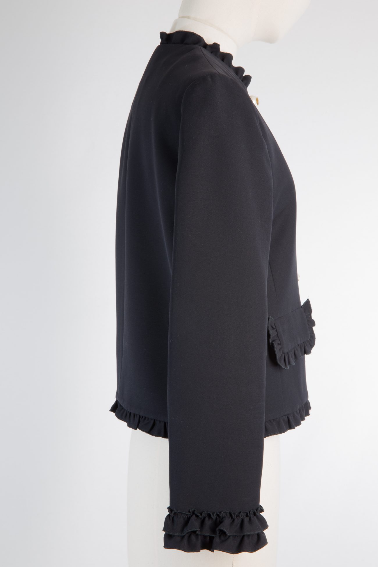 Gucci Pearl buttons and ruffle trim collared jacket