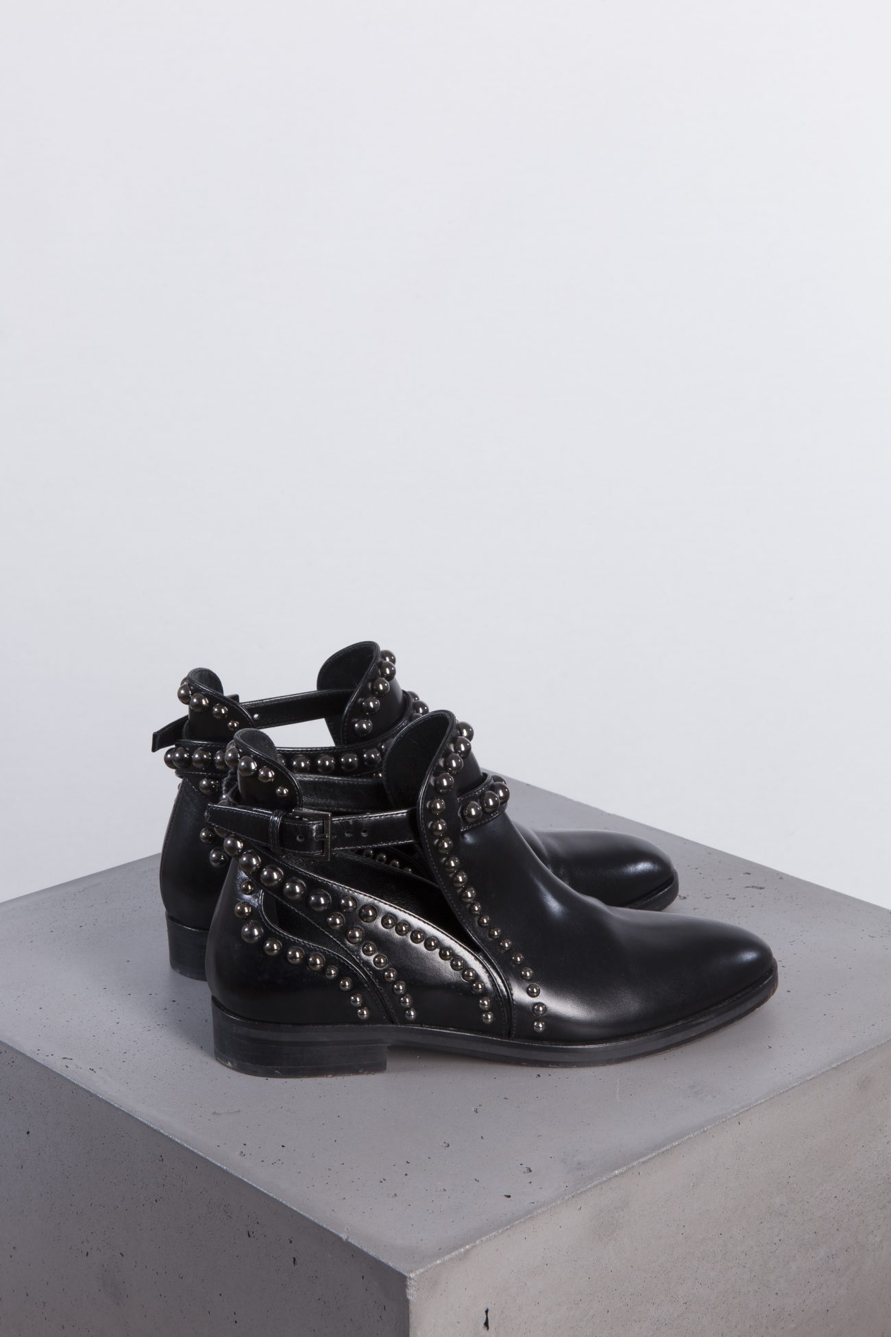 Alaia Boots, 37 - Huntessa Luxury Online Consignment Boutique Alaia Boots, 37 - Huntessa Luxury Online Consignment Boutique