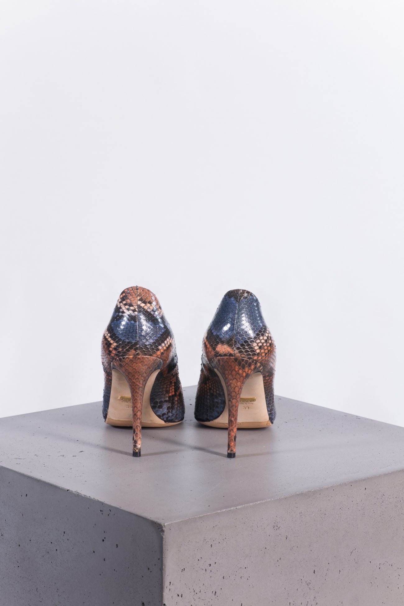 Gucci Python print pumps