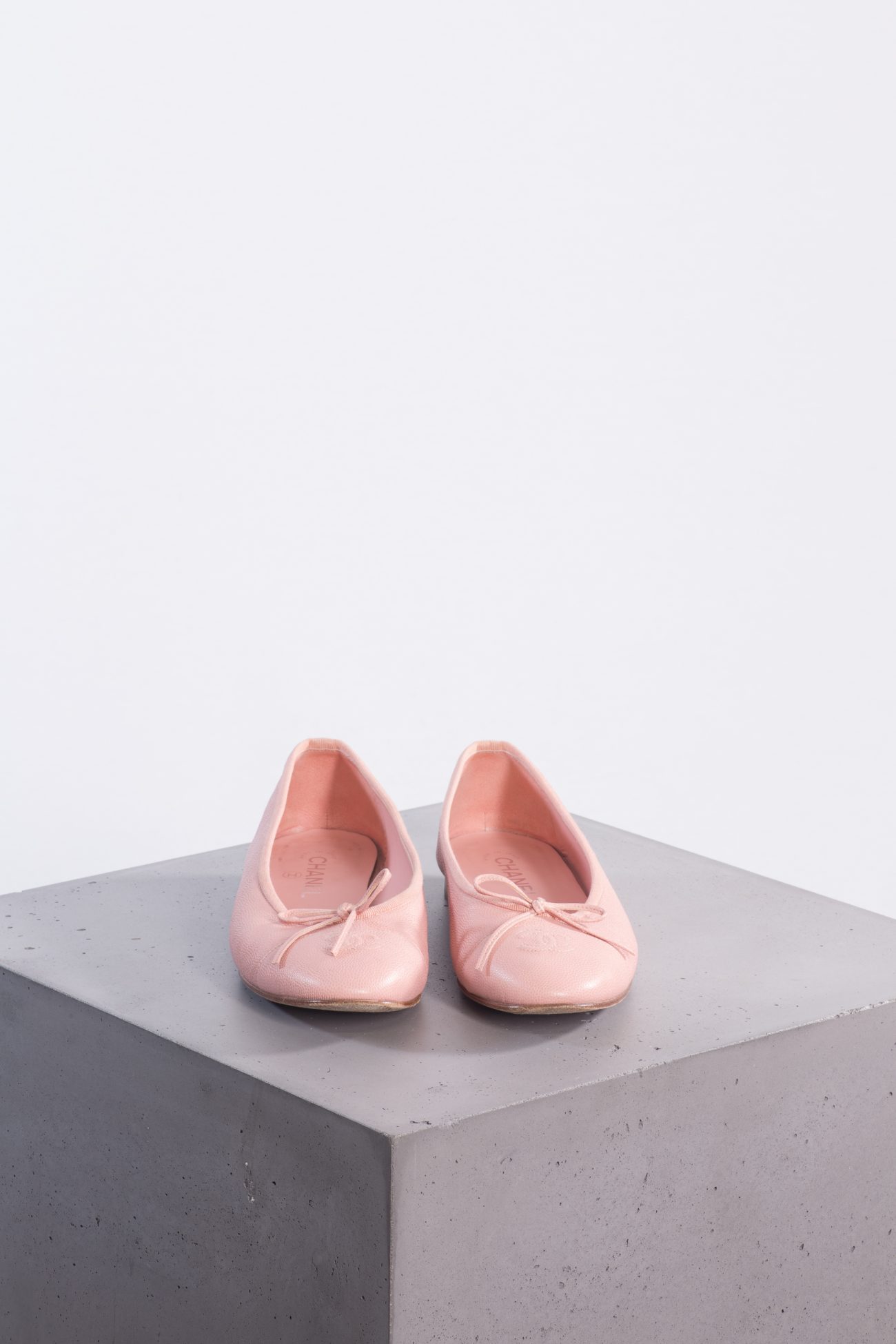 Chanel Pink leather CC cap toe bow ballet flats