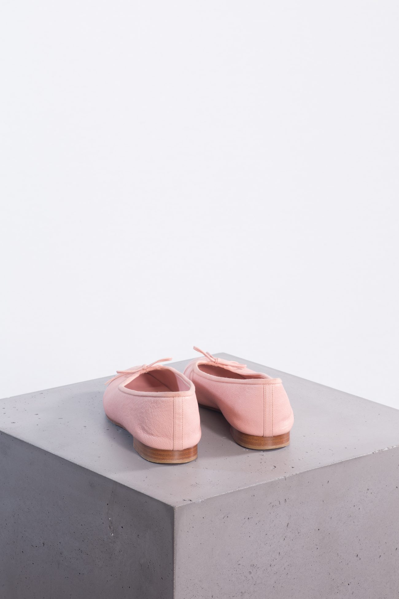 Chanel Pink leather CC cap toe bow ballet flats