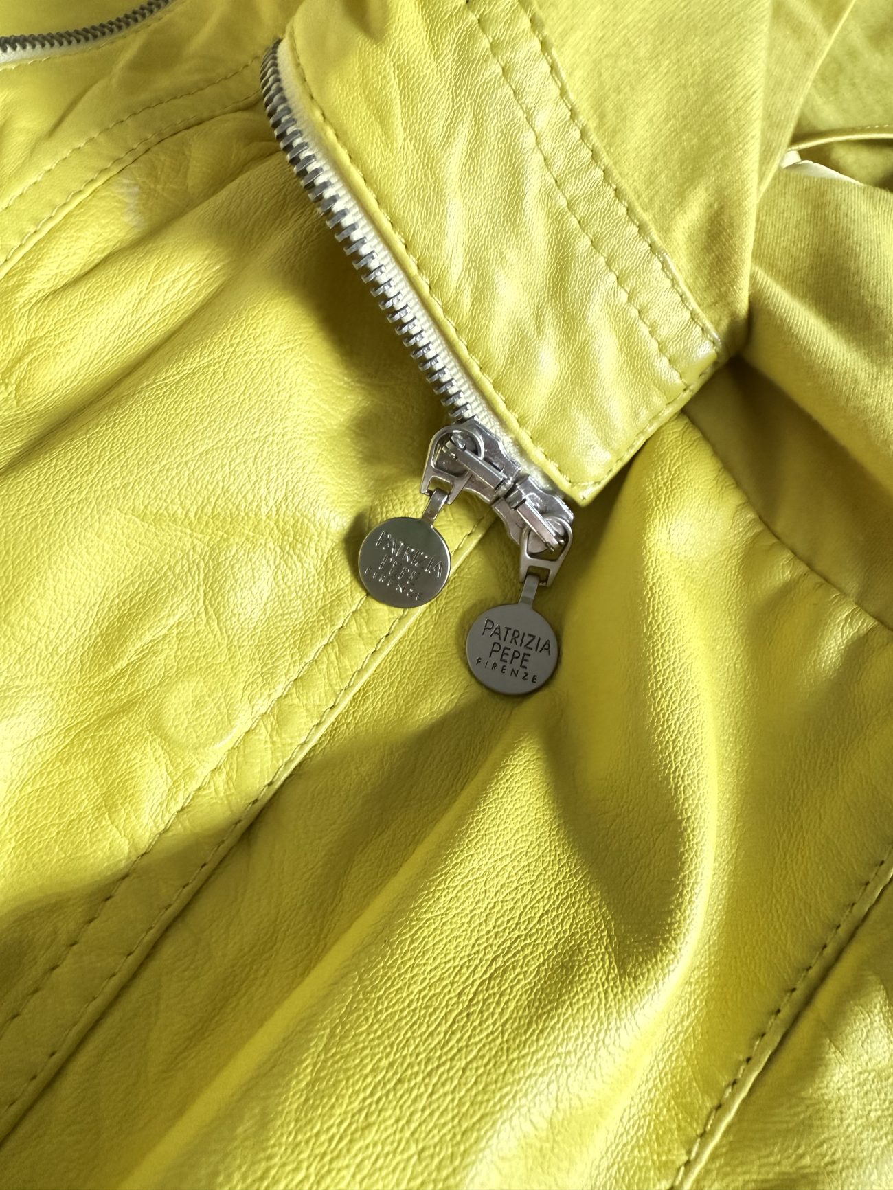 Patrizia Pepe lightweight Patrizia Pepe summer jacket in a refreshing yellow-lime hue