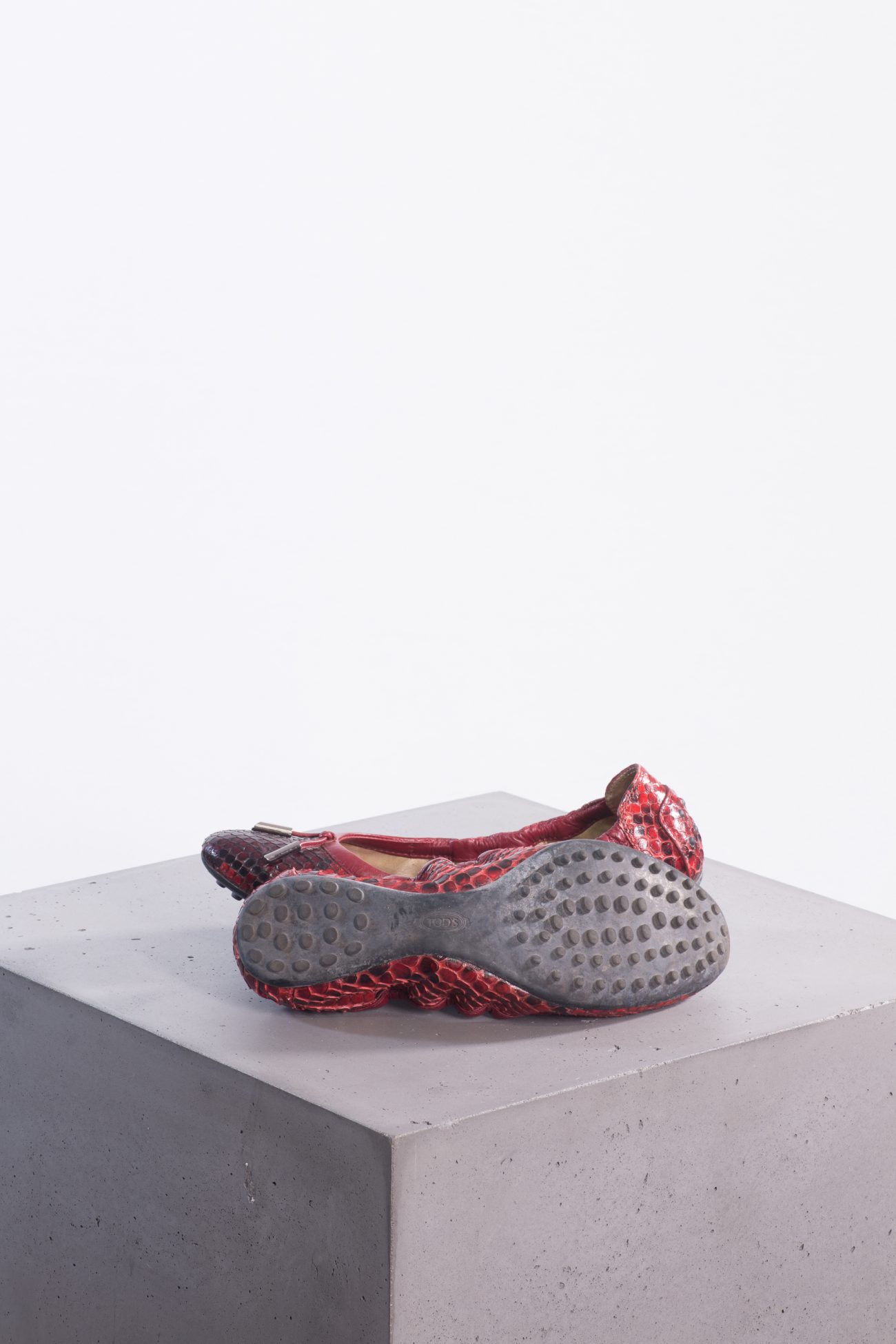 Tods Twistable python loafers in red & black
