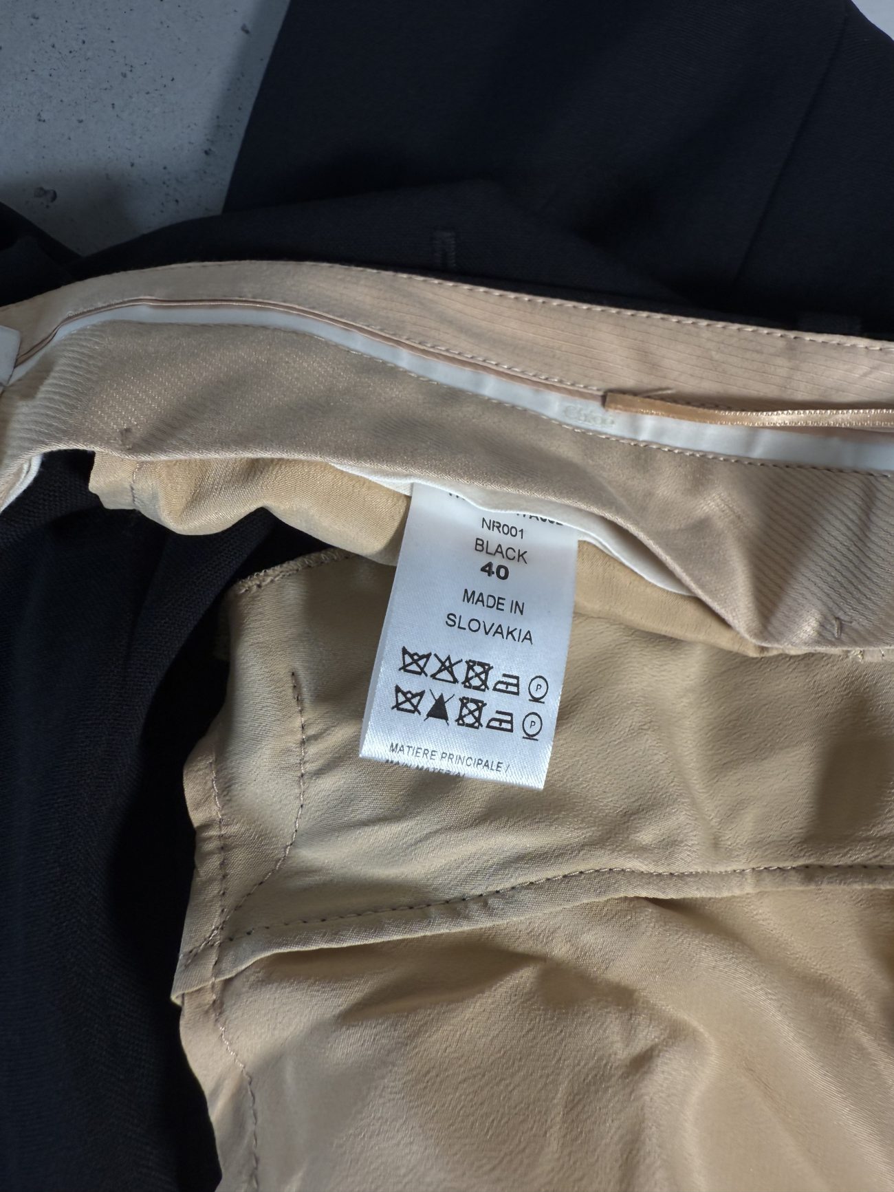 Chloe Cropped wool trousers with pressed creases