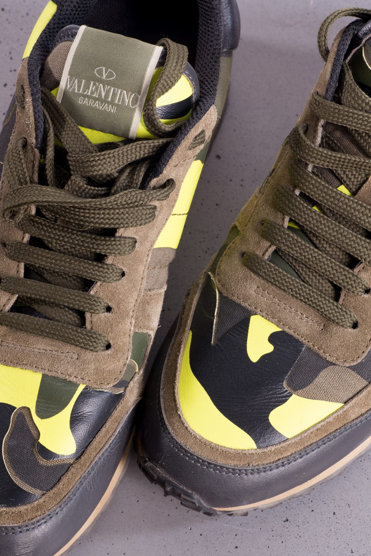 Valentino Garavani Rockrunner limited edition pink & camouflage sneakers