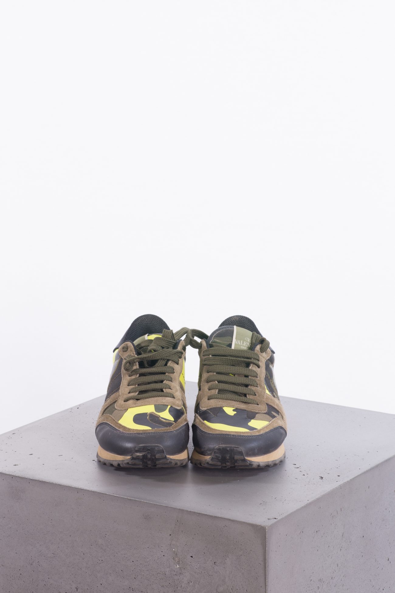 Valentino Garavani Rockrunner limited edition pink & camouflage sneakers