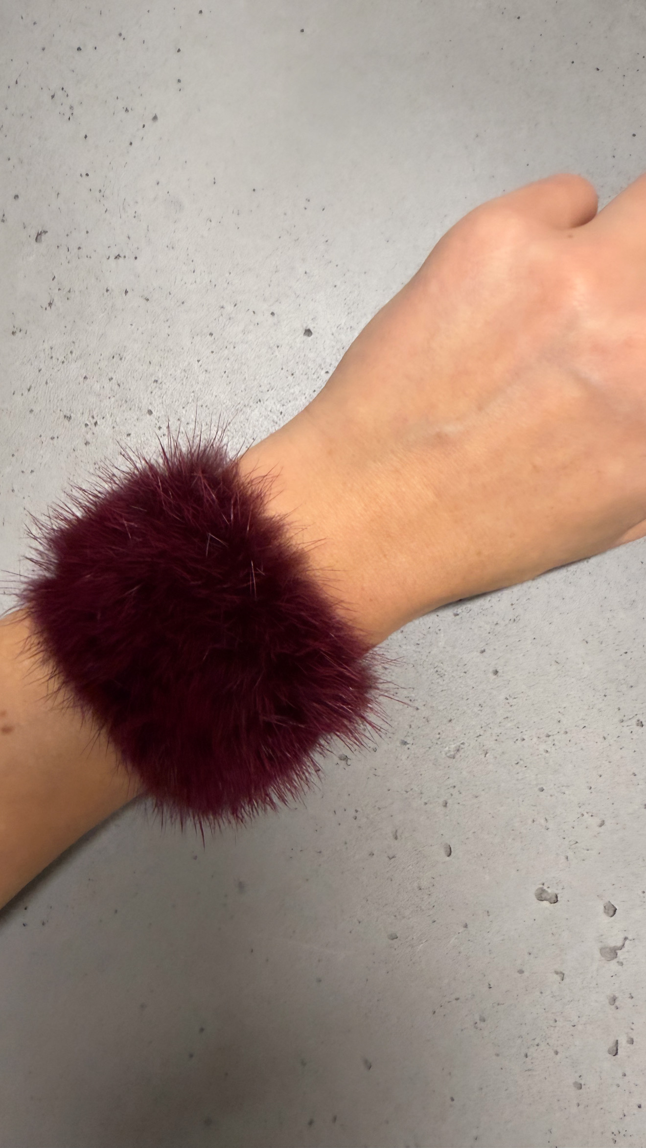 Fendi Silver-tone bracelet with Burgundy Mink Fur Fendi Silver-tone bracelet with Burgundy Mink Fur