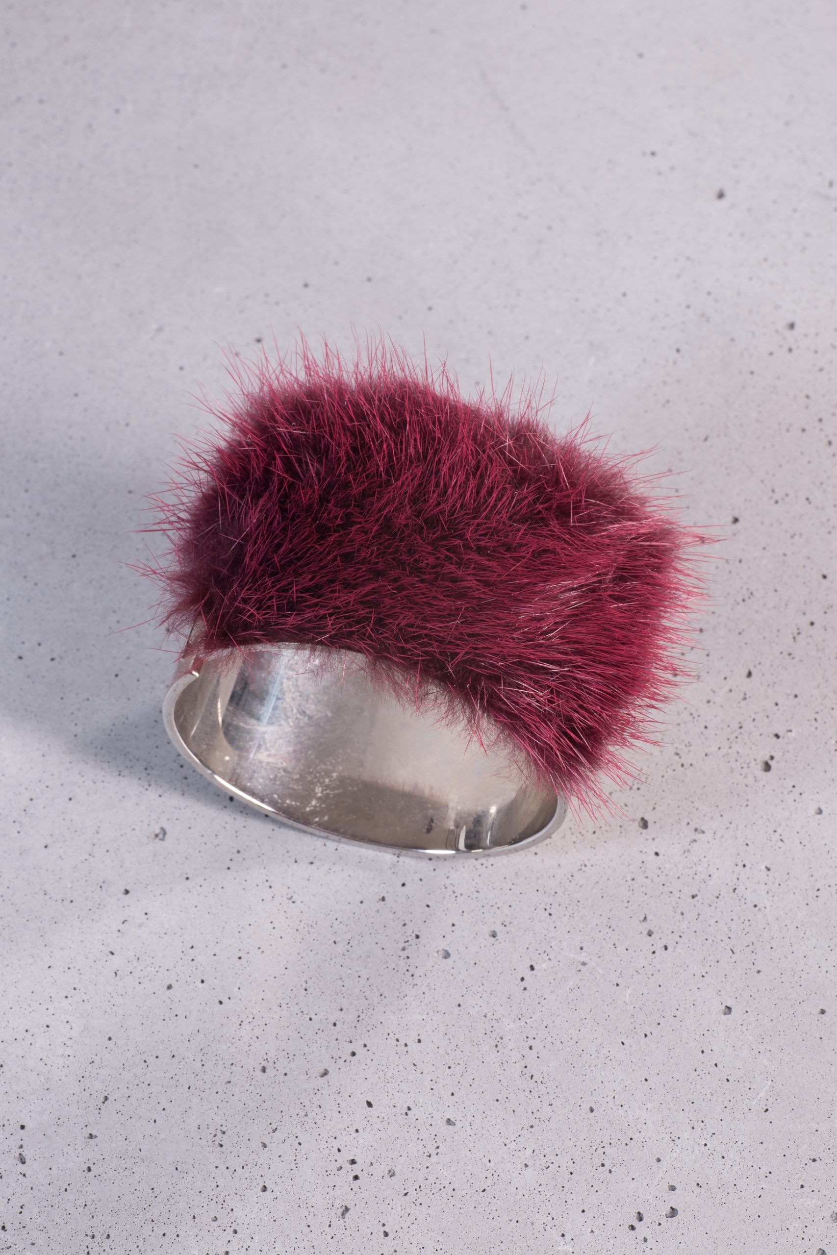 Fendi Silver-tone bracelet with Burgundy Mink Fur Fendi Silver-tone bracelet with Burgundy Mink Fur