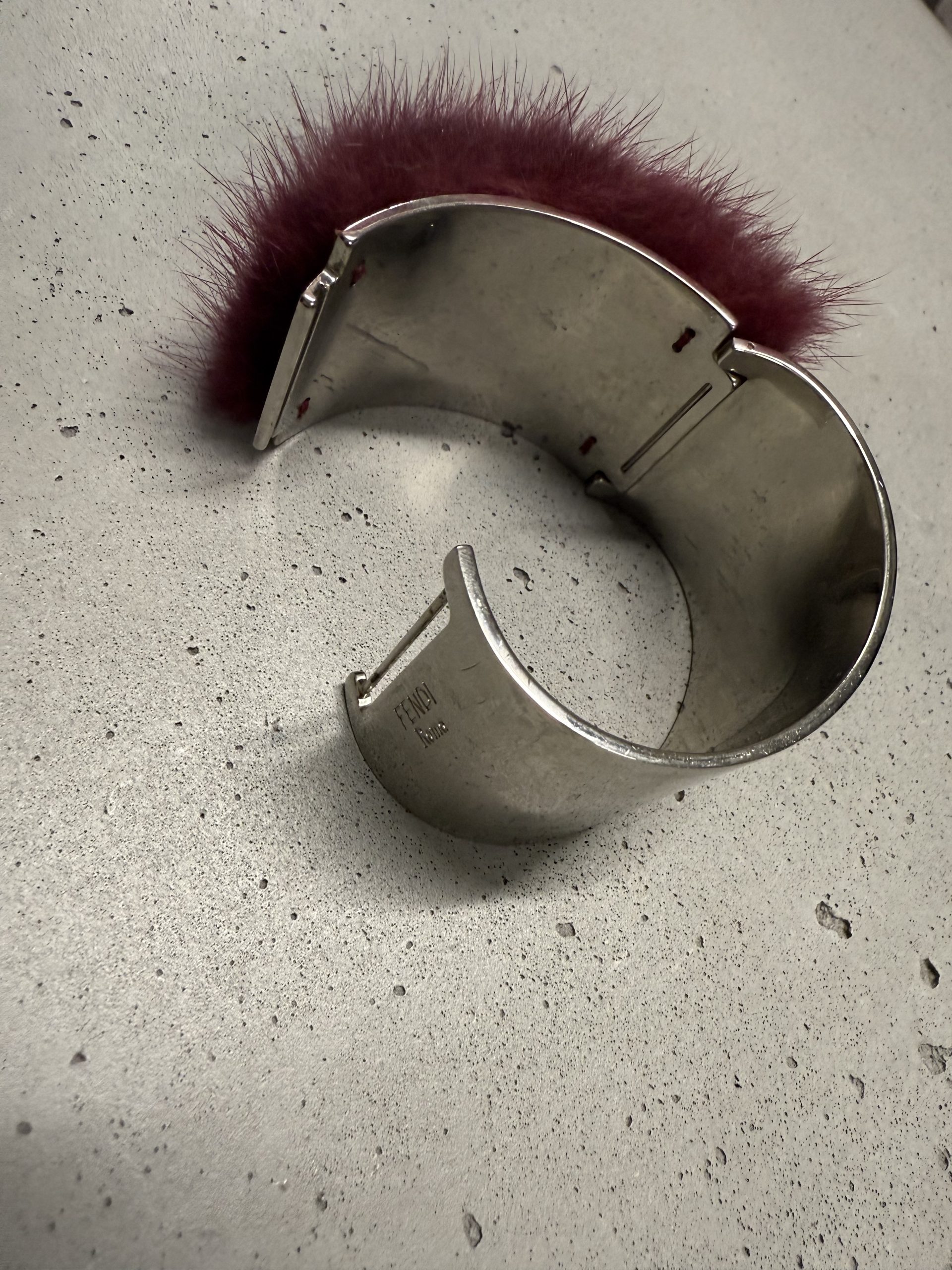 Fendi Silver-tone bracelet with Burgundy Mink Fur Fendi Silver-tone bracelet with Burgundy Mink Fur