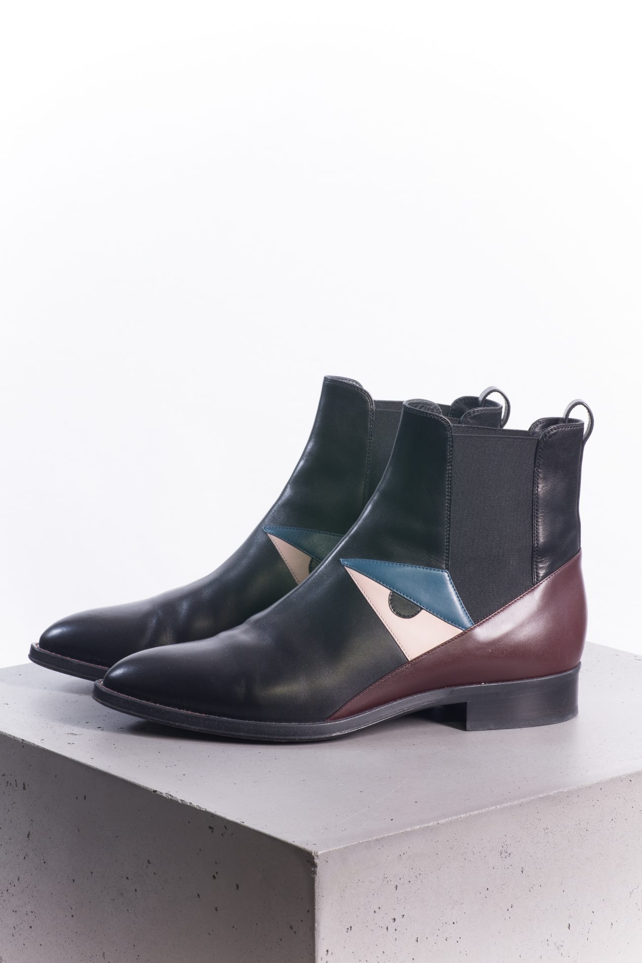 Fendi Leather ankle Chelsea boots
