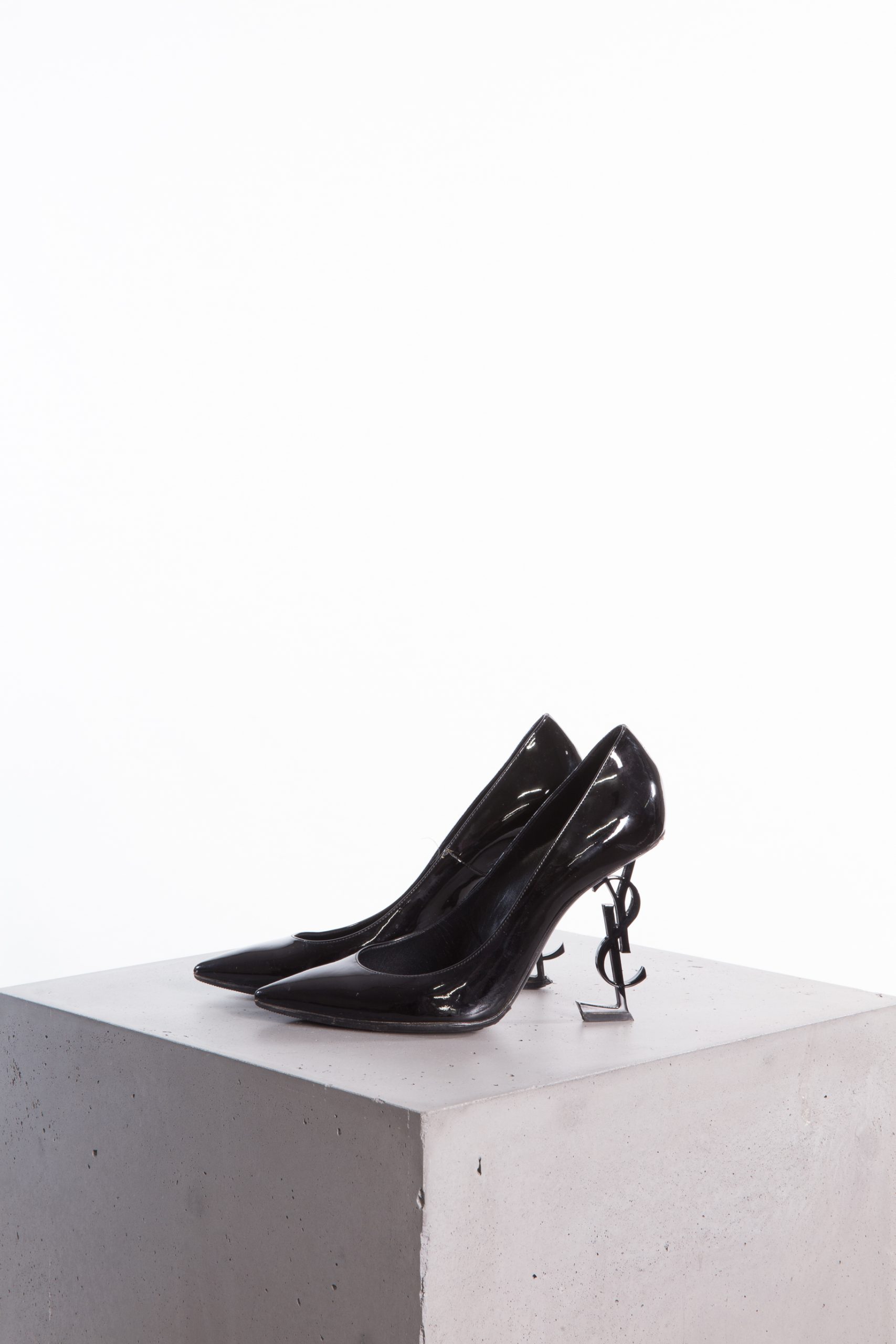 YSL Logo Heel Patent Leather Pumps Opyum