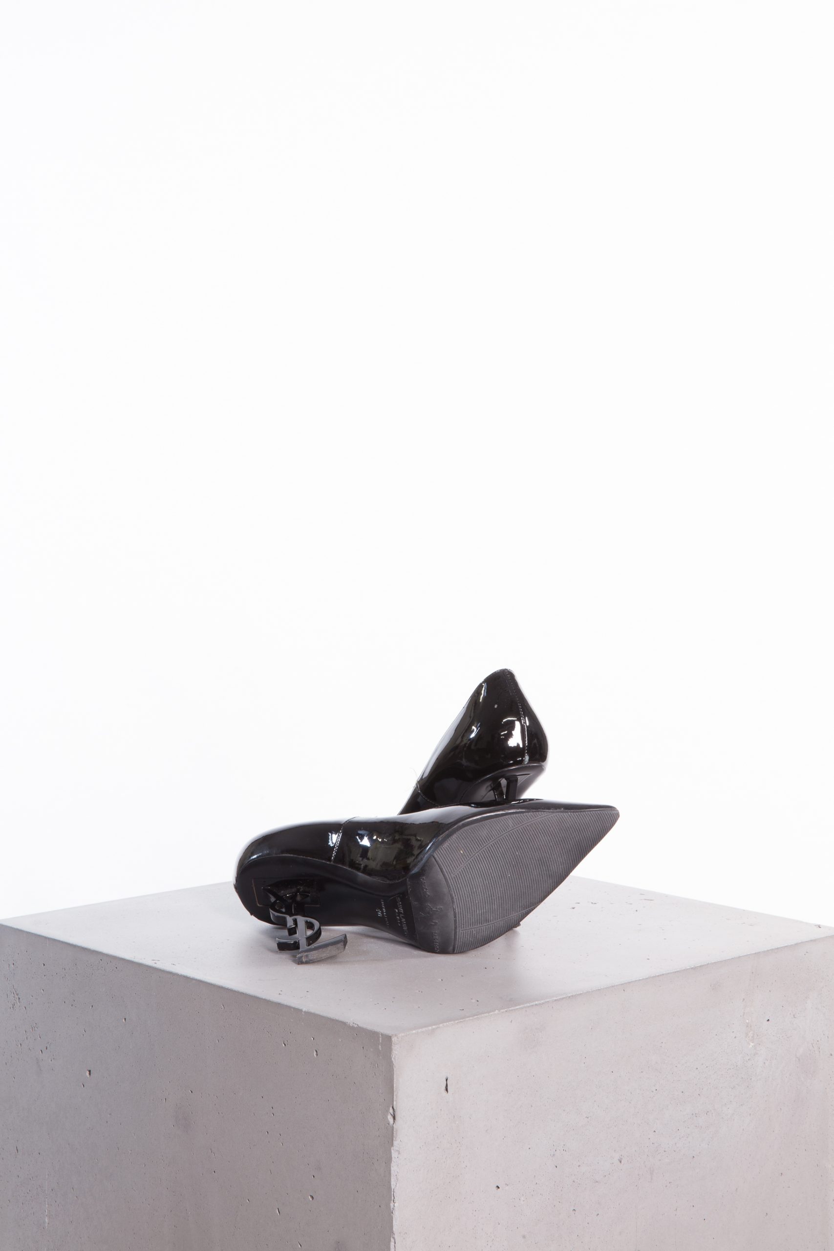 YSL Logo Heel Patent Leather Pumps Opyum