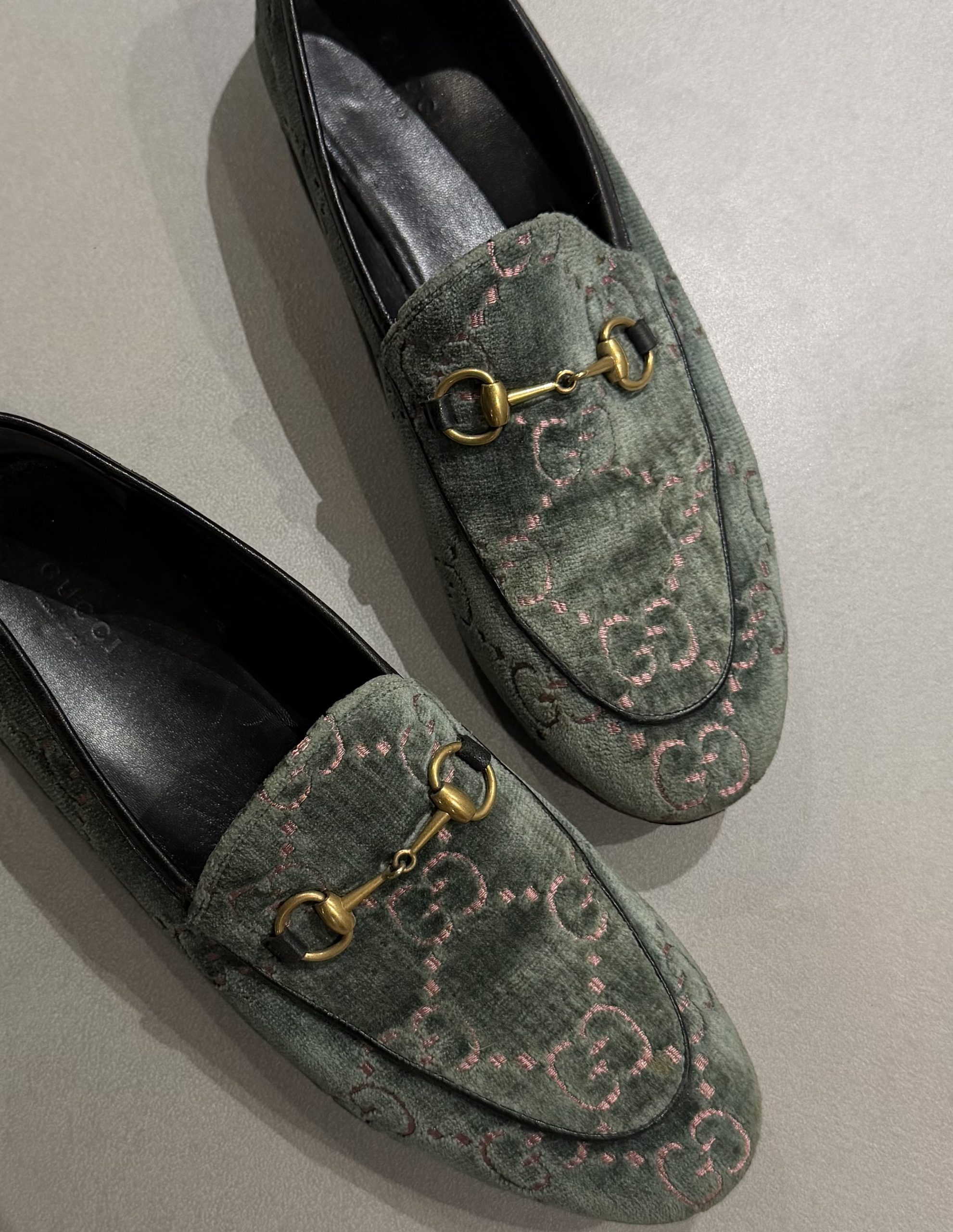 Gucci Velvet Horsebit Loafers — Statement Elegance in Emerald