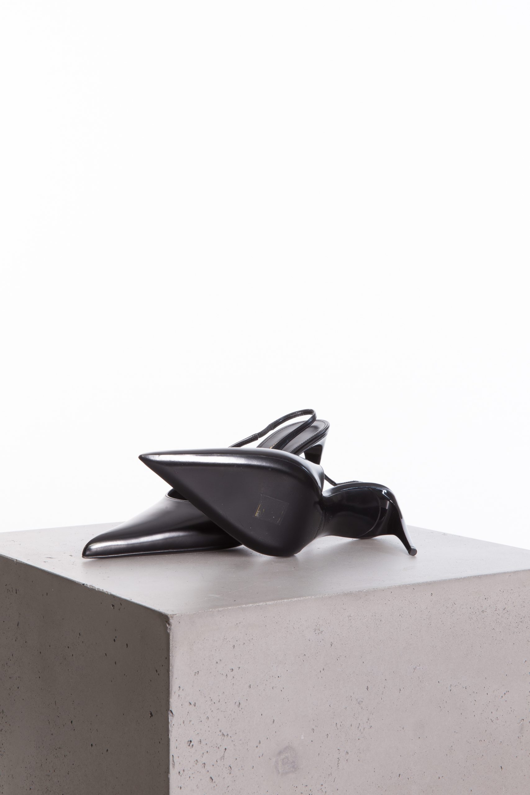 Saint Laurent Classic Slingback Pumps Saint Laurent Classic Slingback Pumps
