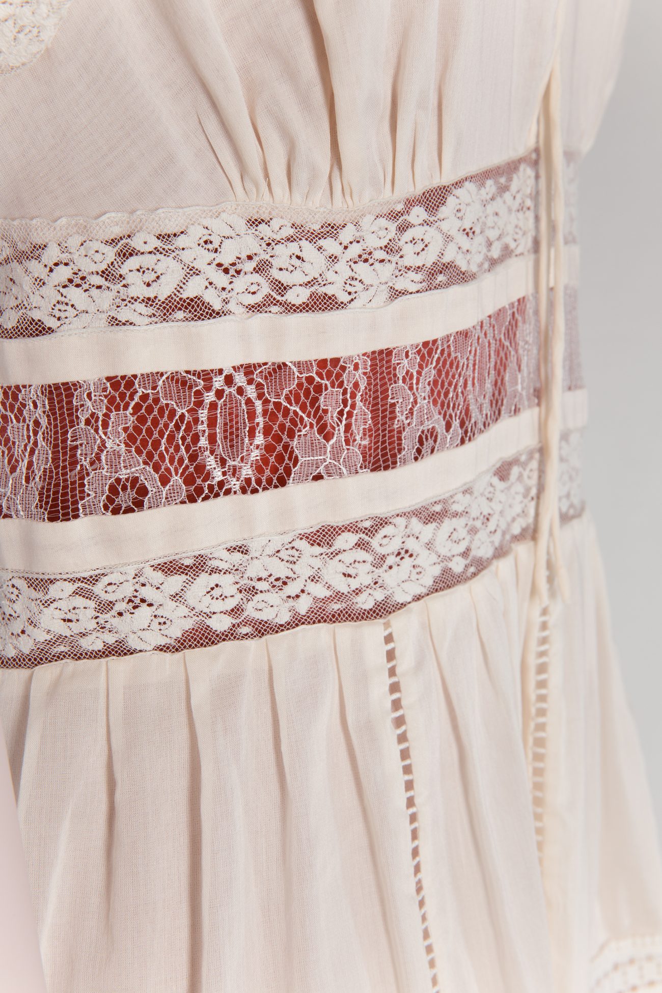 Zuhair Murad Boho-Chic Lace Ruffle Mini Dress Zuhair Murad Boho-Chic Lace Ruffle Mini Dress
